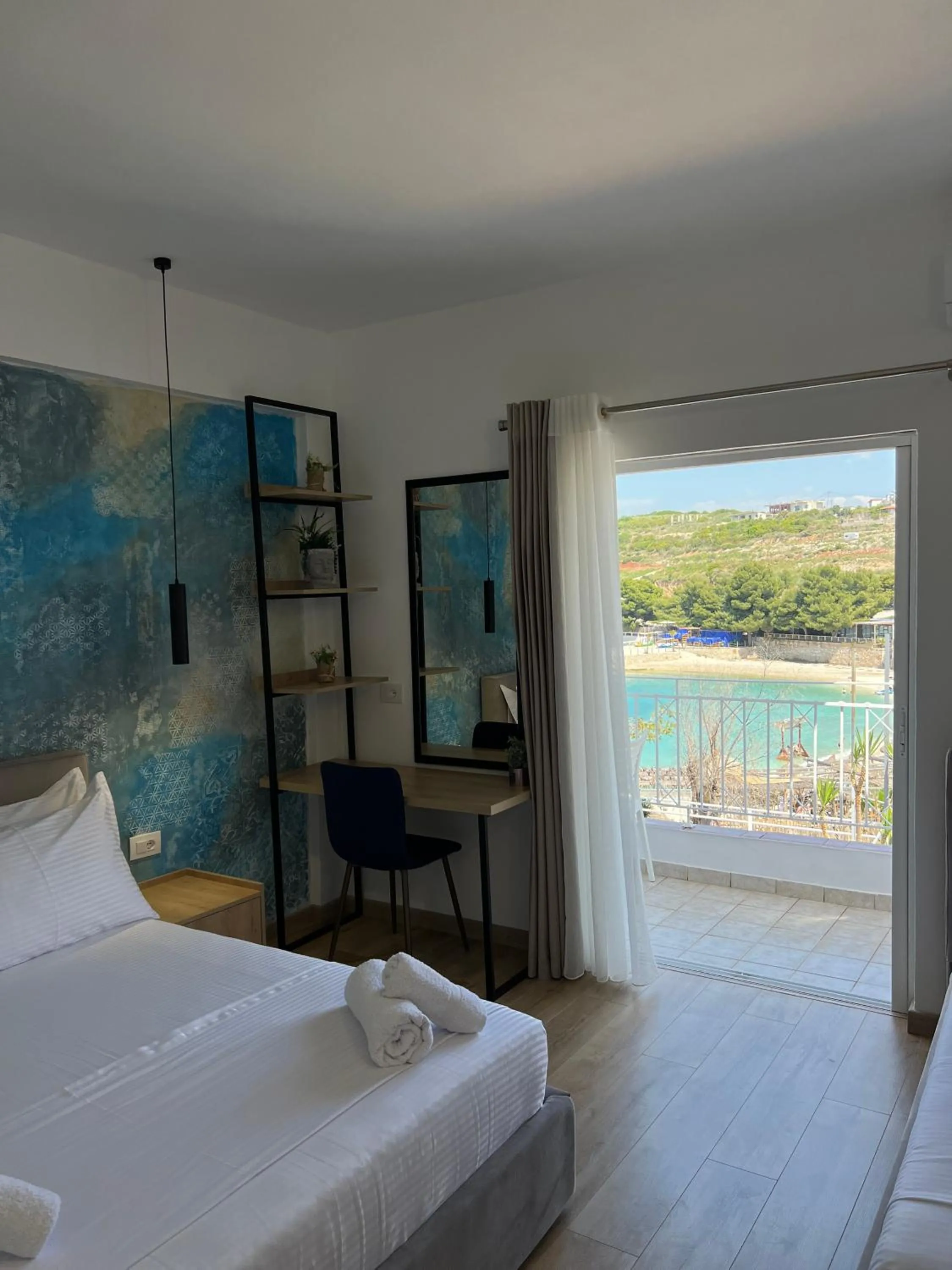EMAR Beachfront Hotel Ksamil