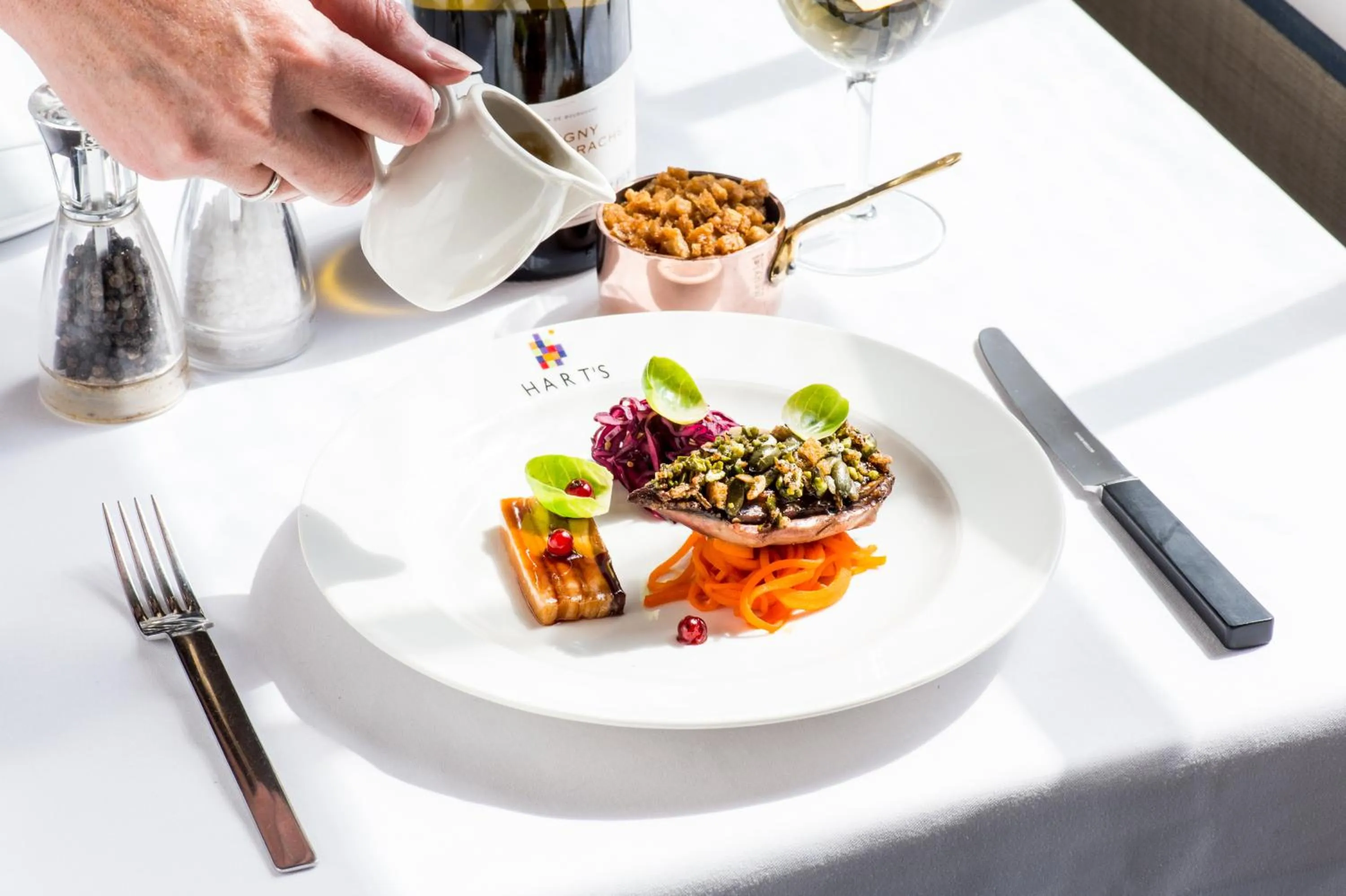 Food and drinks in Hart's Hotel