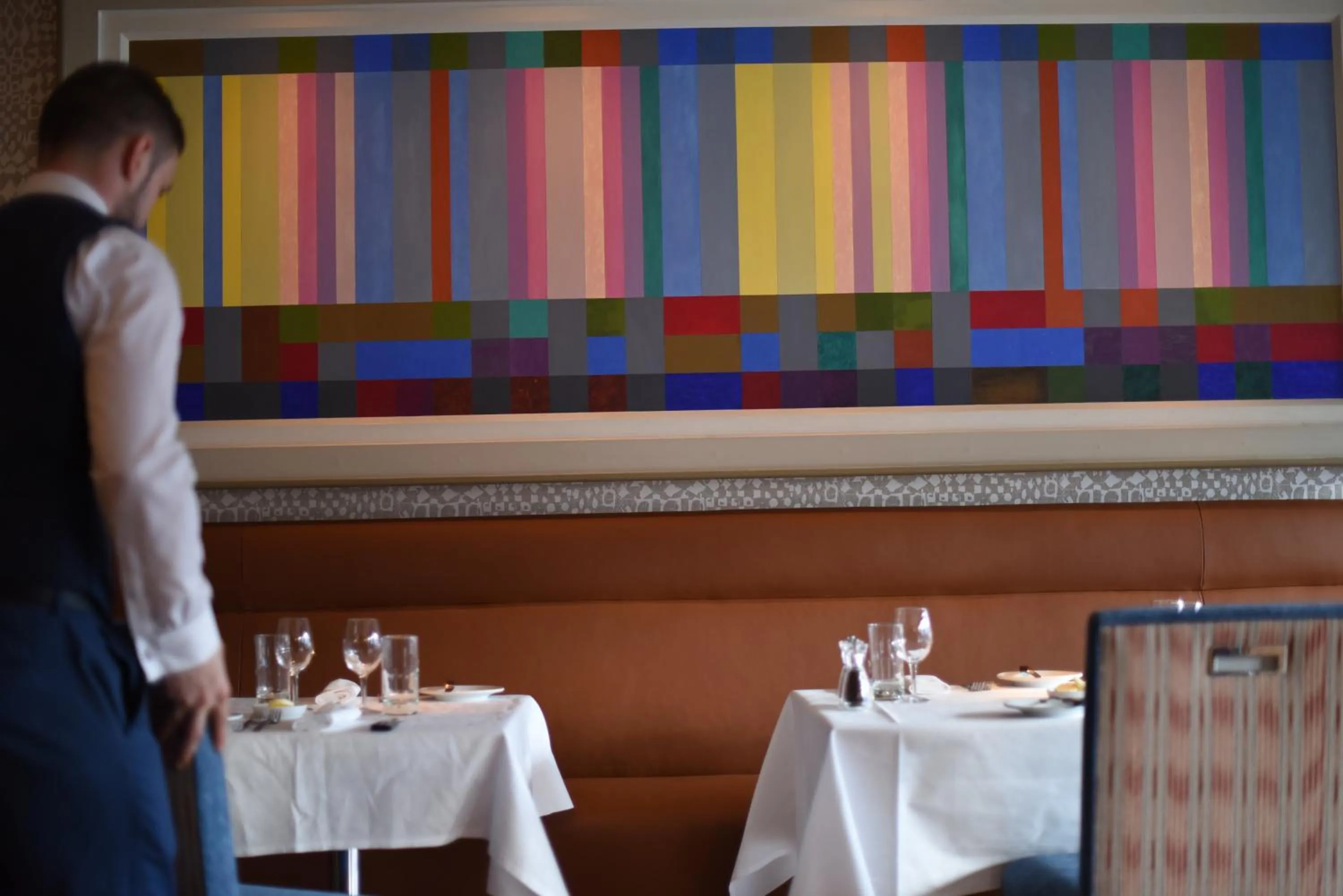 Restaurant/places to eat in Hart's Hotel