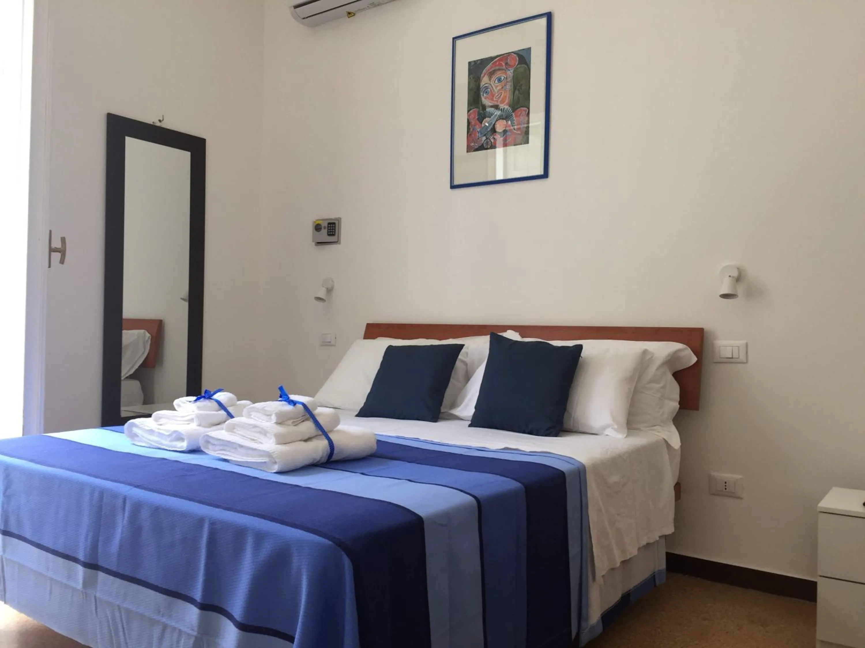 Bedroom, Bed in YooRoom