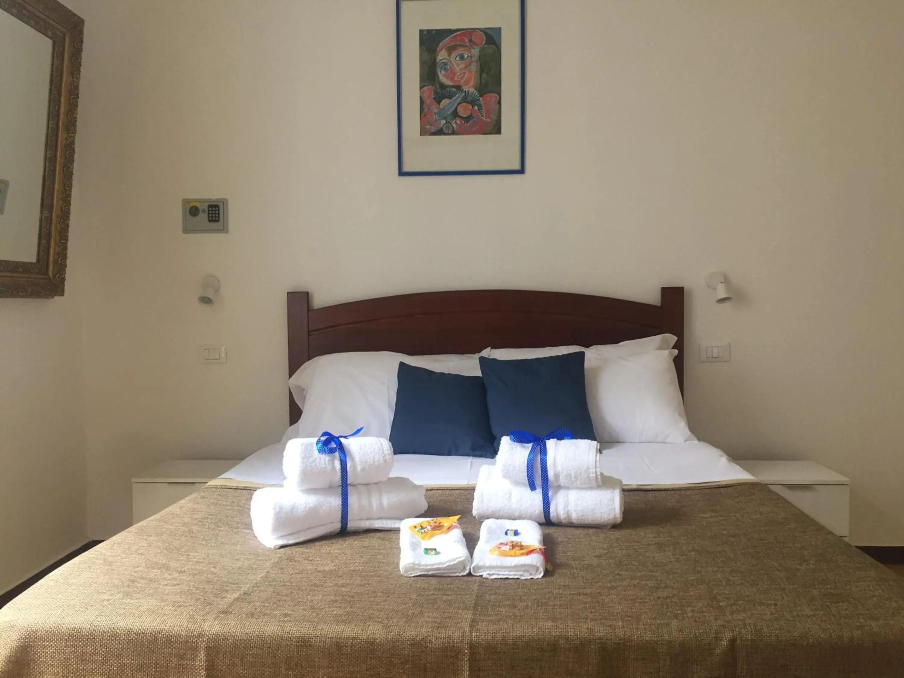 Bedroom, Bed in YooRoom