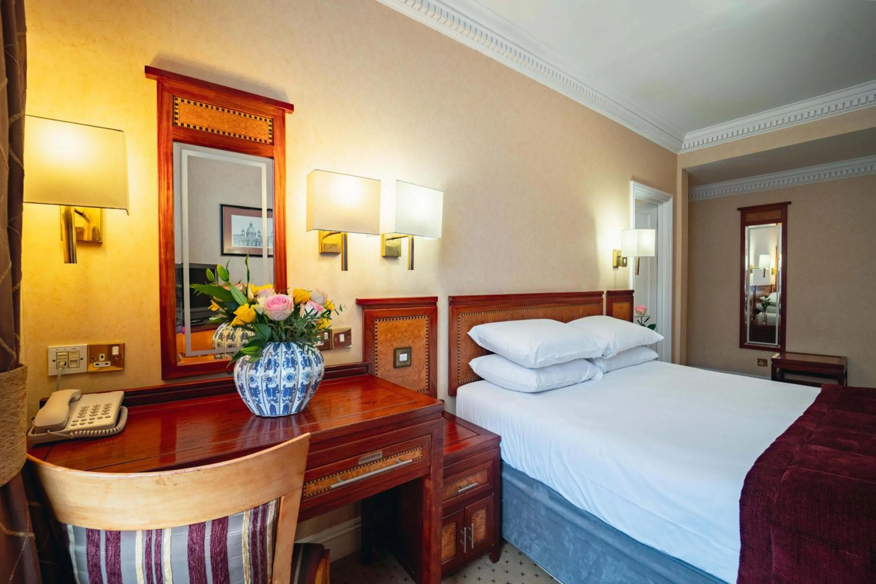 Bed in Grange Clarendon Hotel