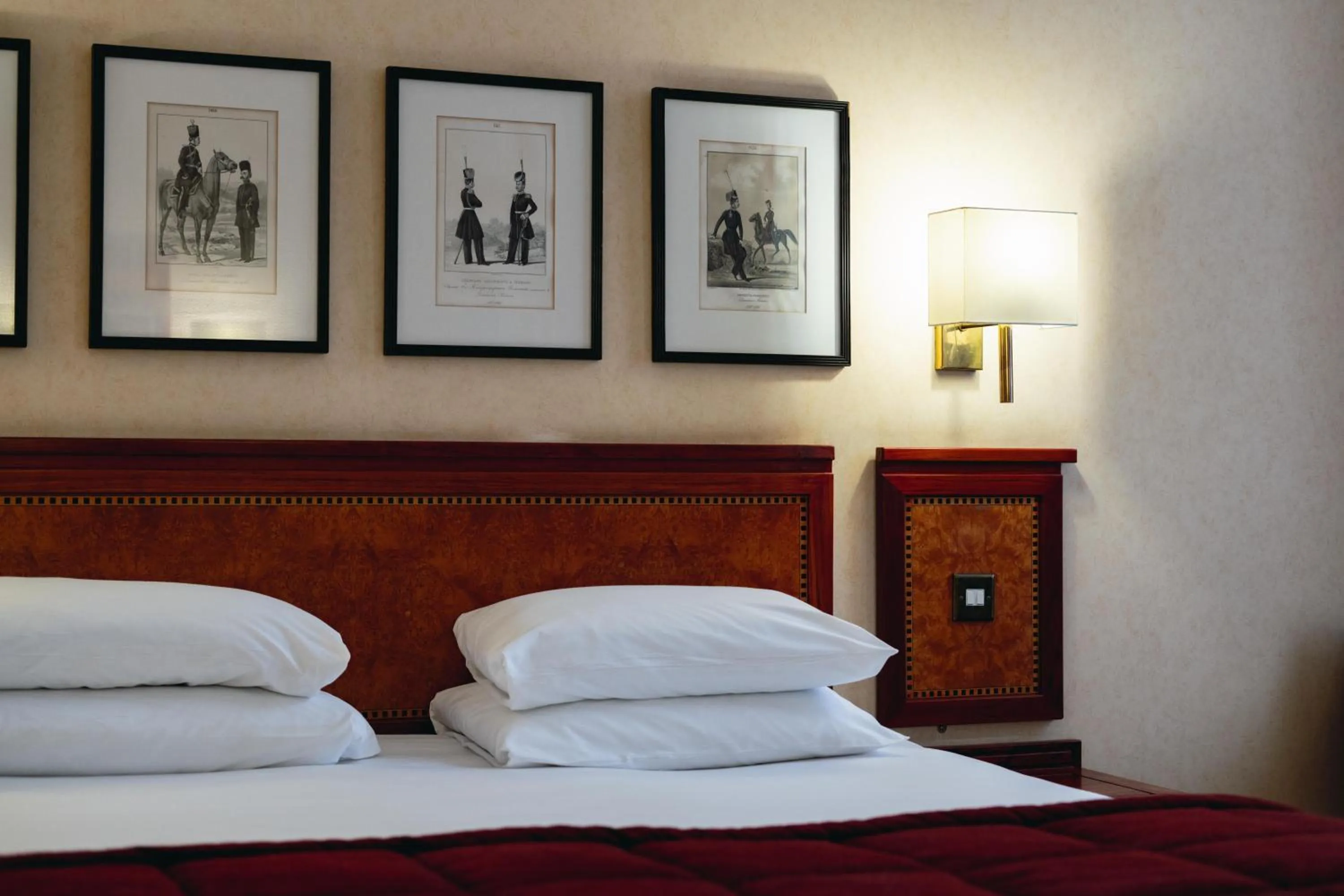 Bed in Grange Clarendon Hotel