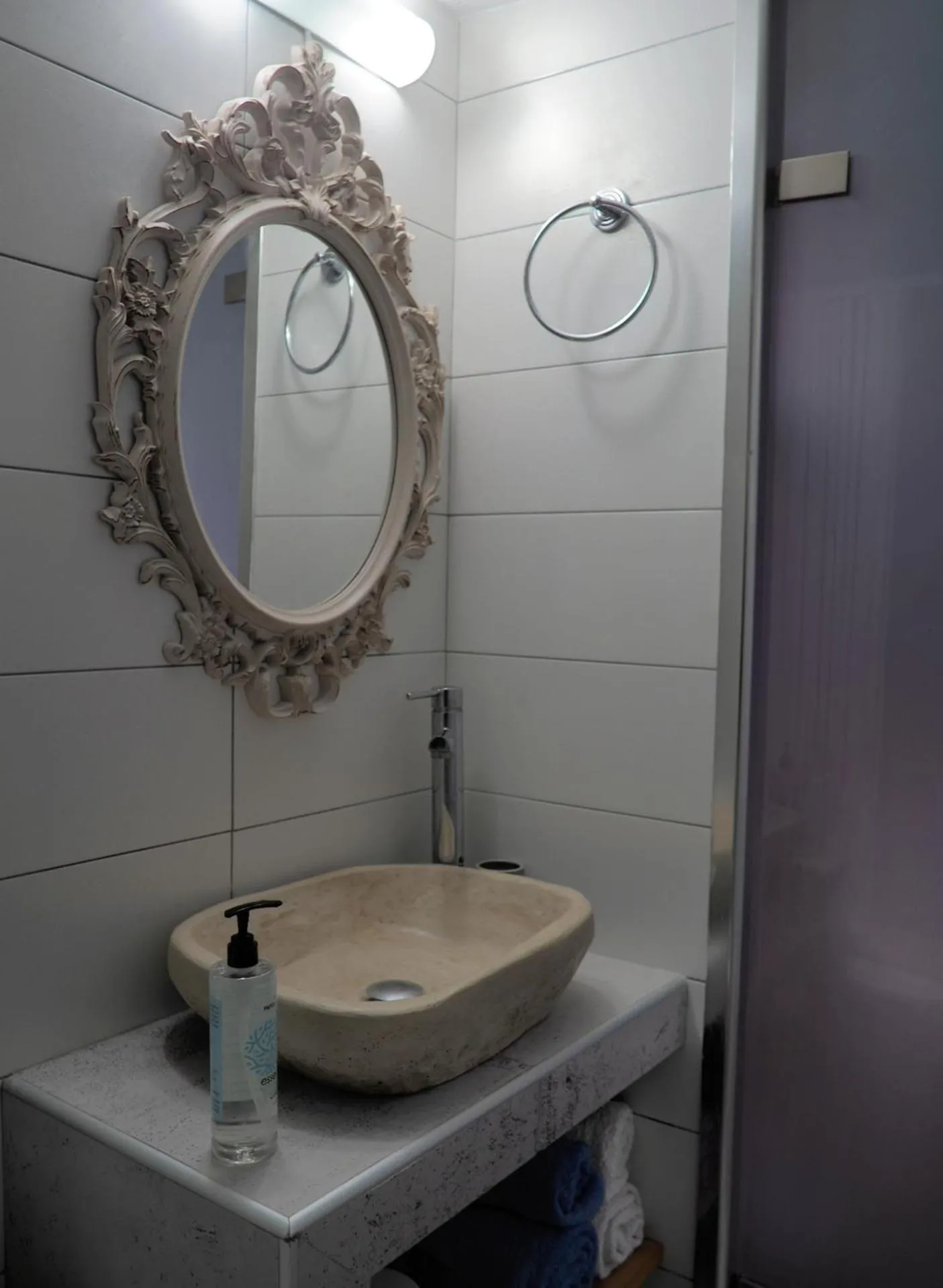 Bathroom in Panorama Studios & Apartments
