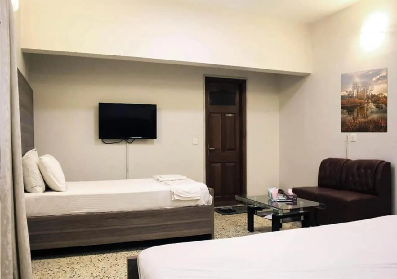 Bedroom, Bed in Motel Royal Fantasy