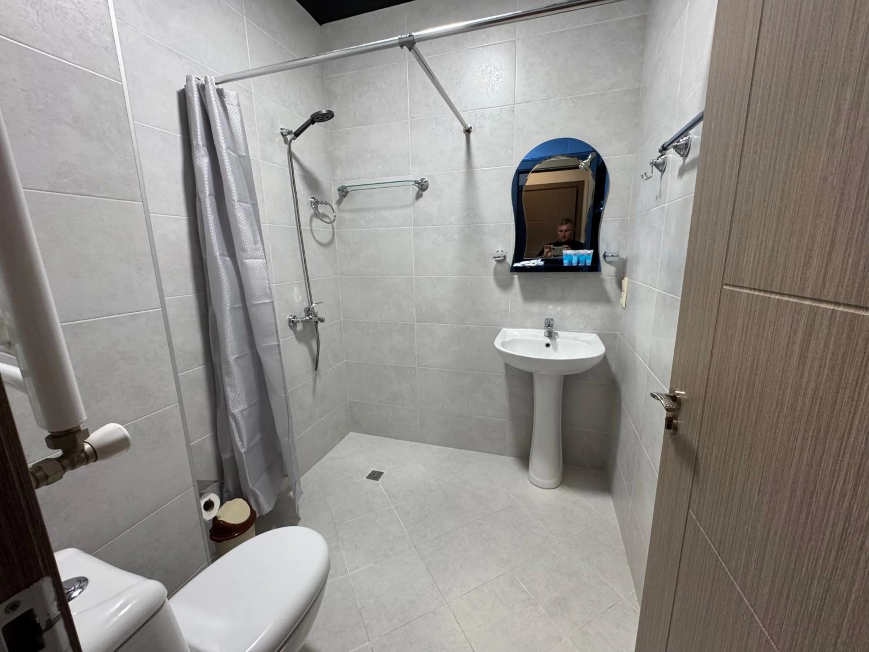 Shower in Nakashidze's Apartments