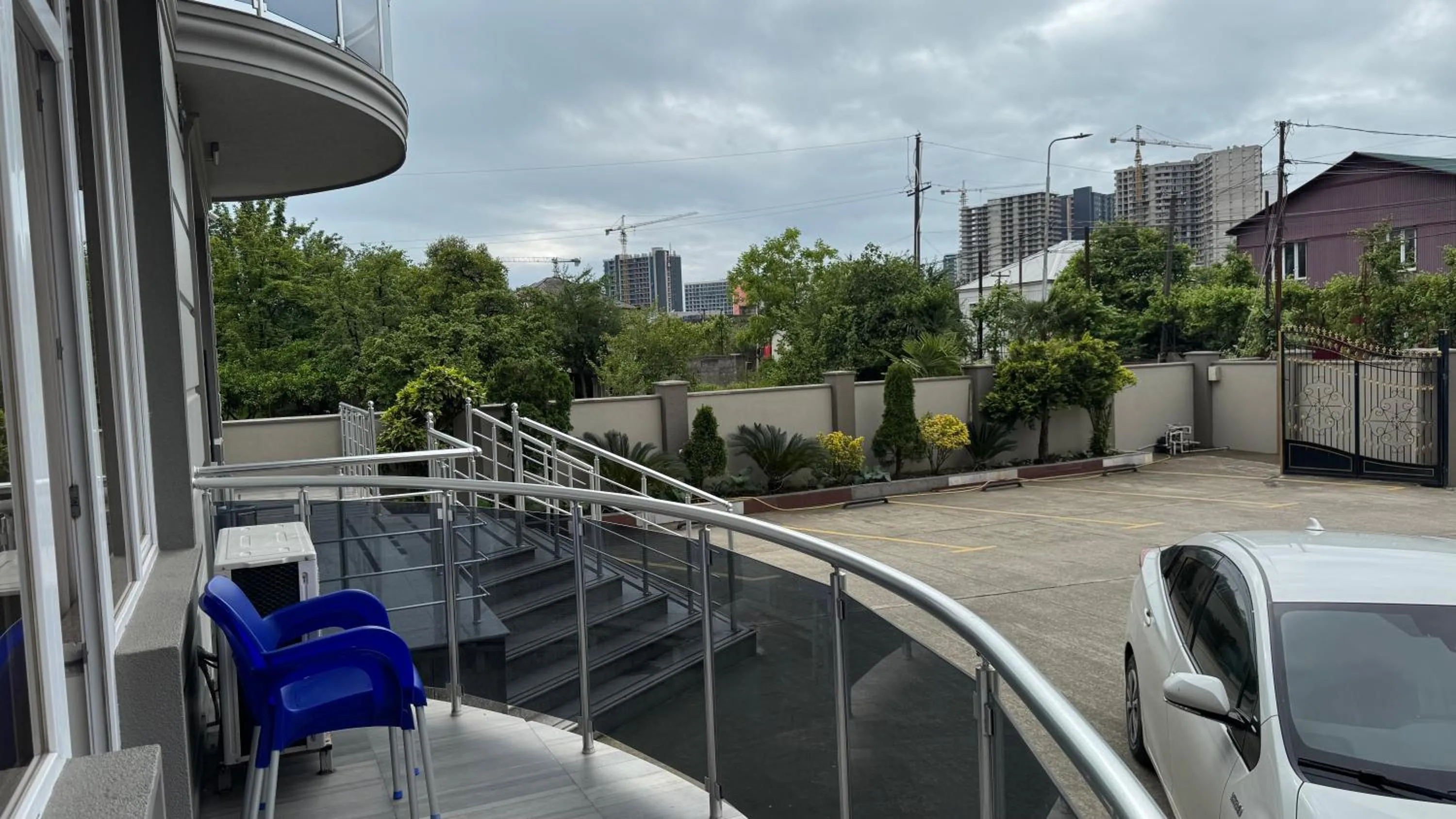 Parking in Nakashidze's Apartments
