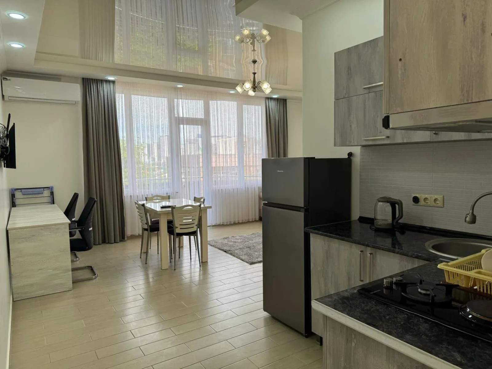 Kitchen or kitchenette in Nakashidze's Apartments