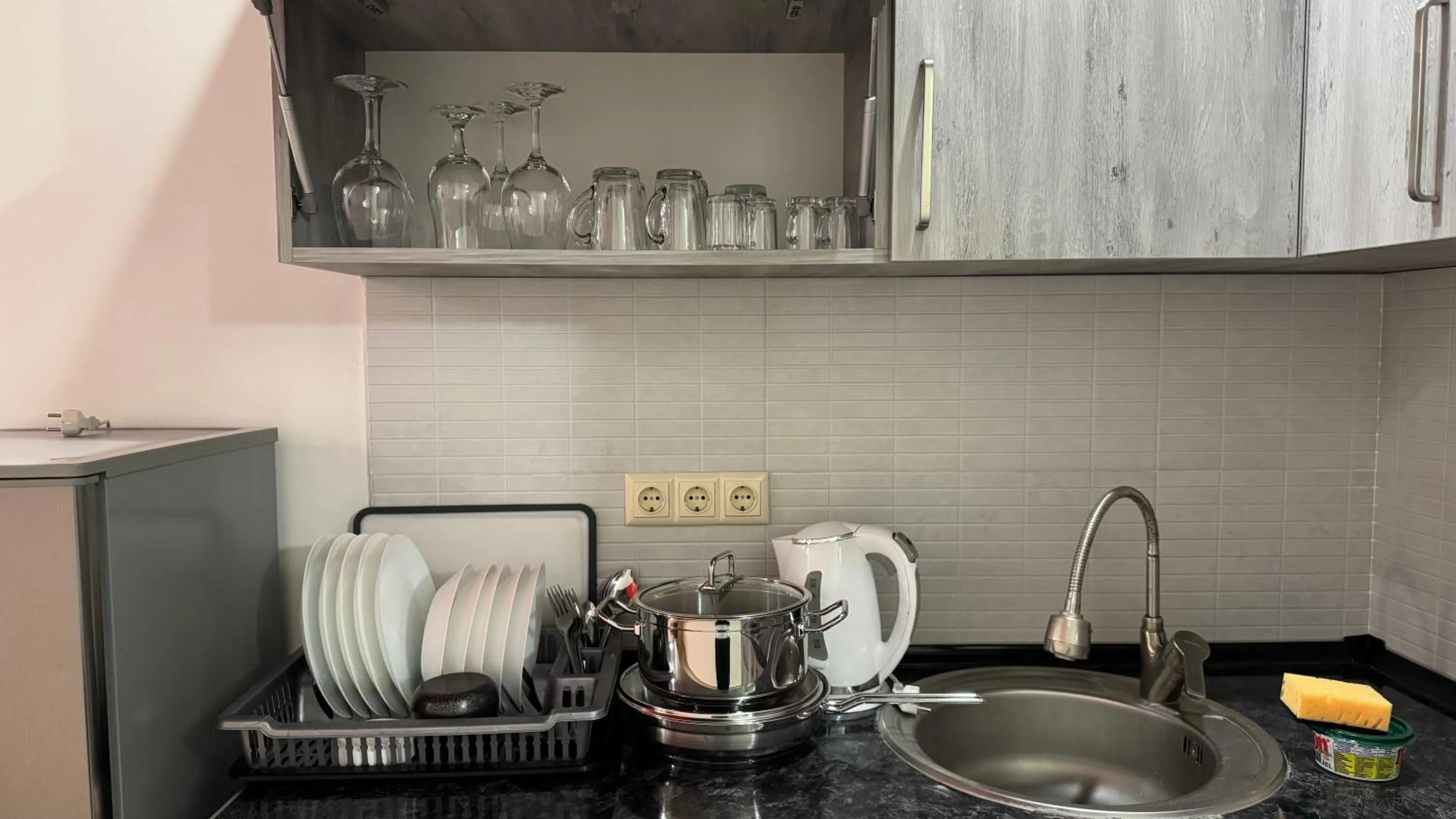 Kitchen or kitchenette in Nakashidze's Apartments