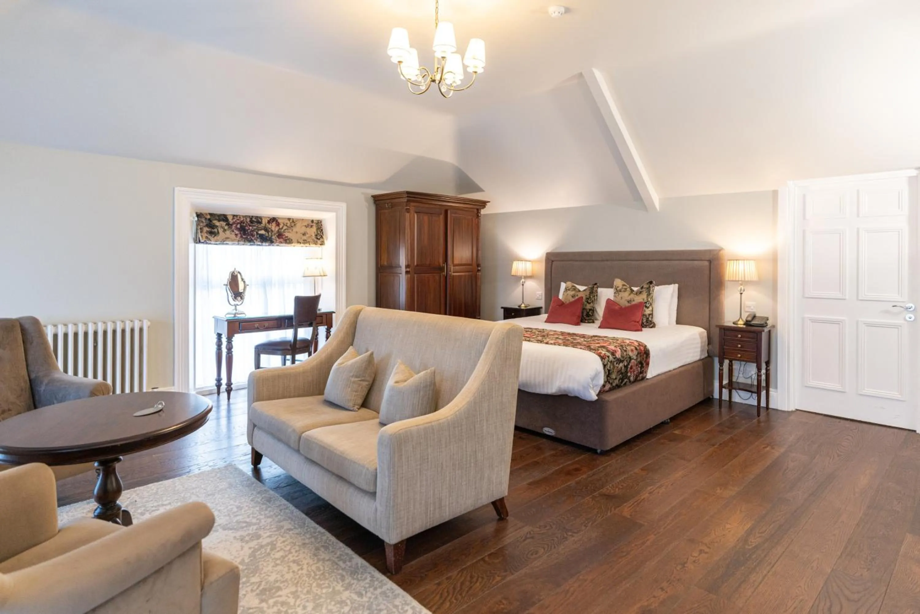 Bedroom, Bed in Millbrook Lodge