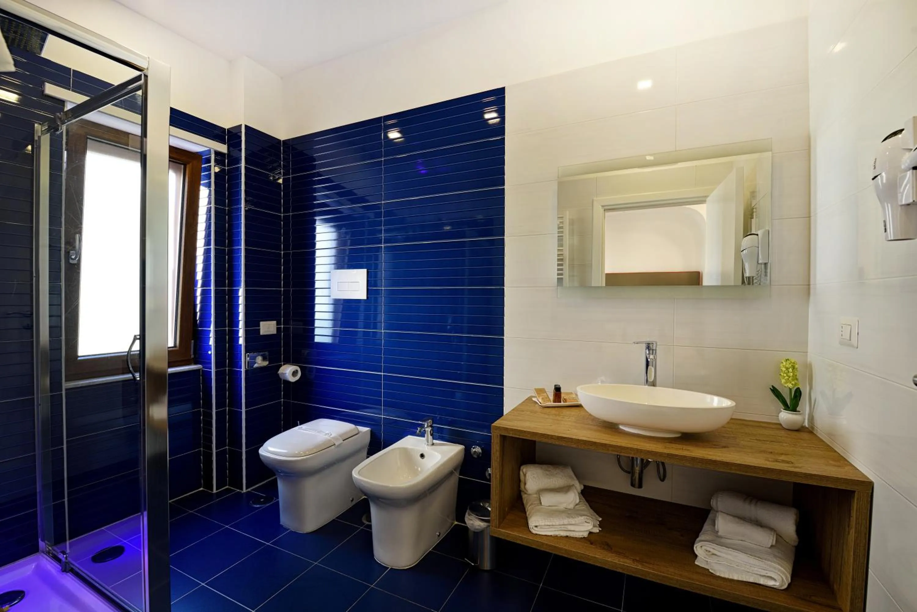 Shower in Sorrento Rooms