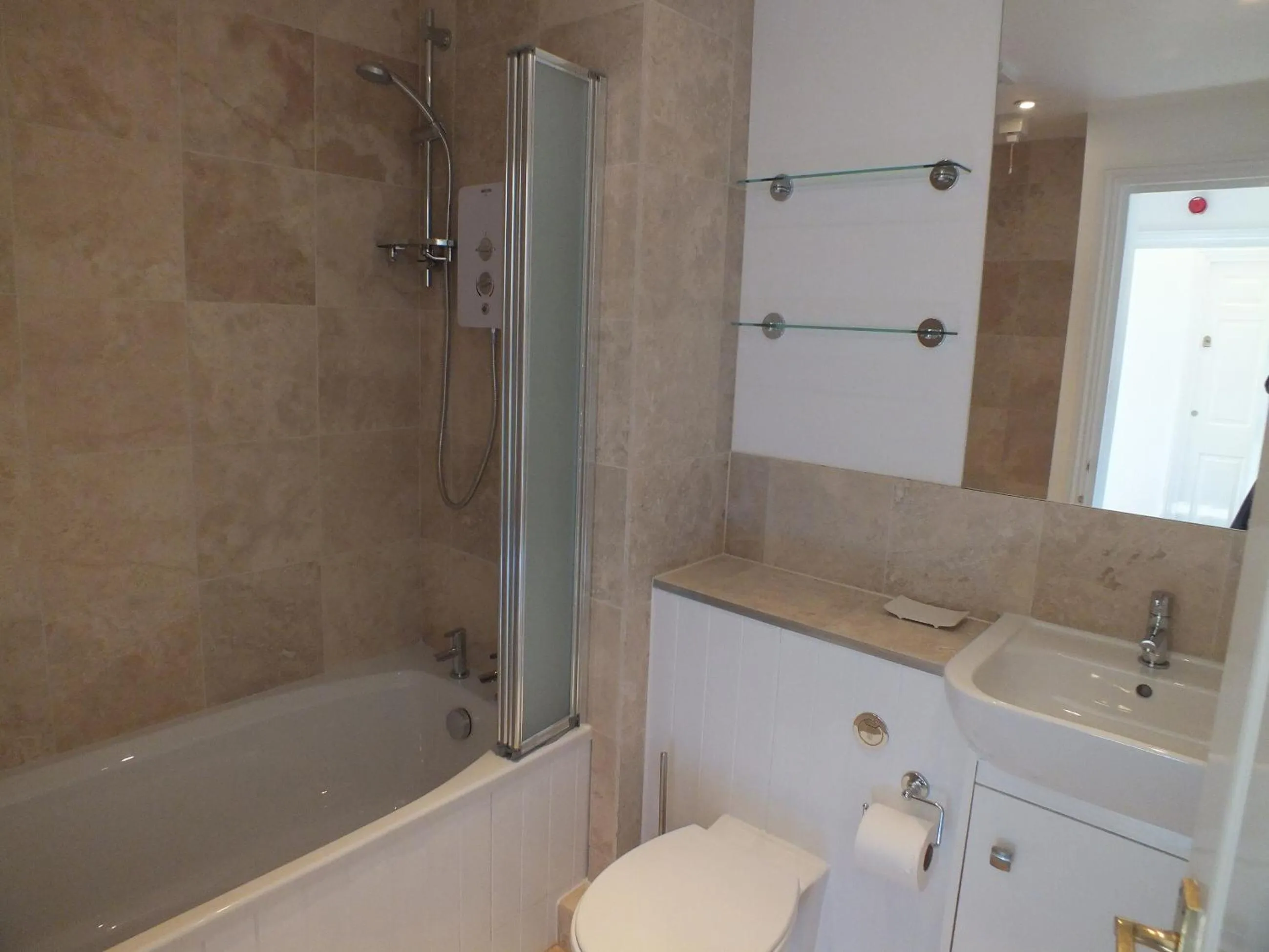 Bathroom in Lower Pantiles Apartment