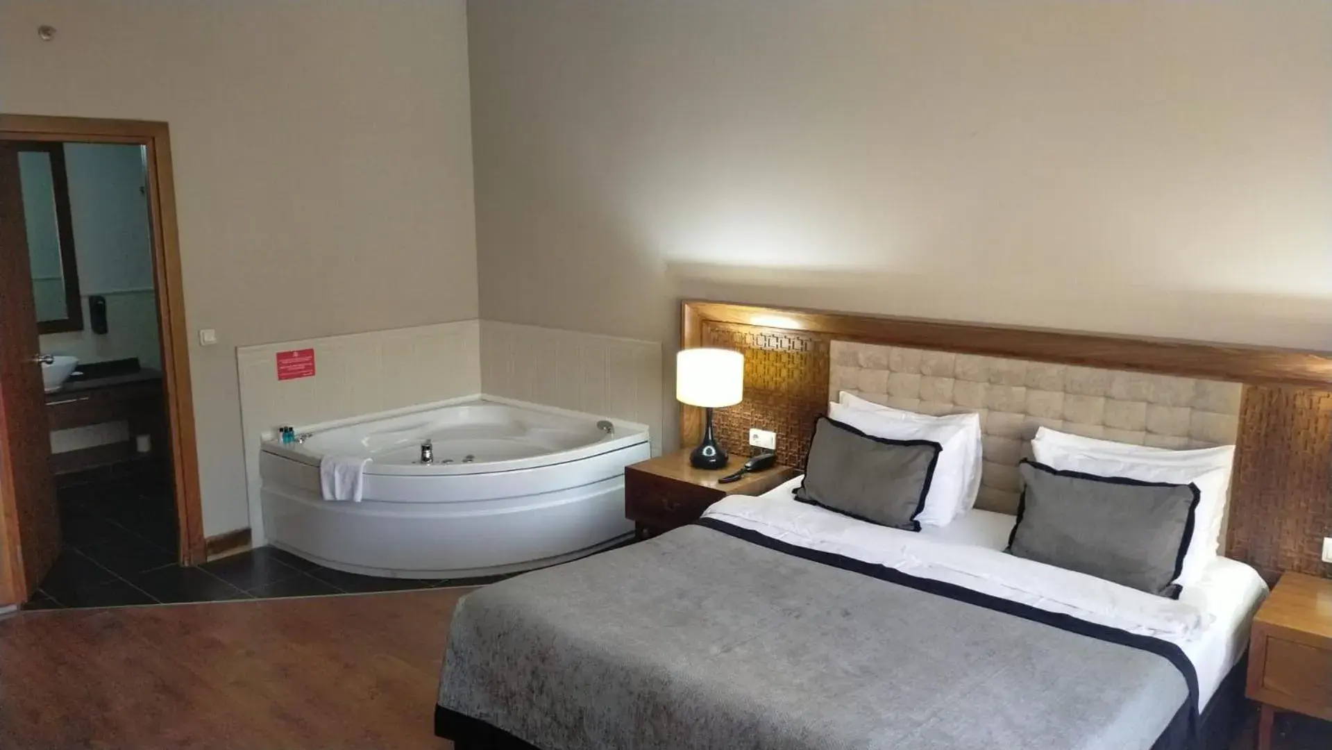 Photo of the whole room, Bed in Tiara Thermal & SPA Hotel Photo of the whole room, Bed in Tiara Thermal & SPA Hotel