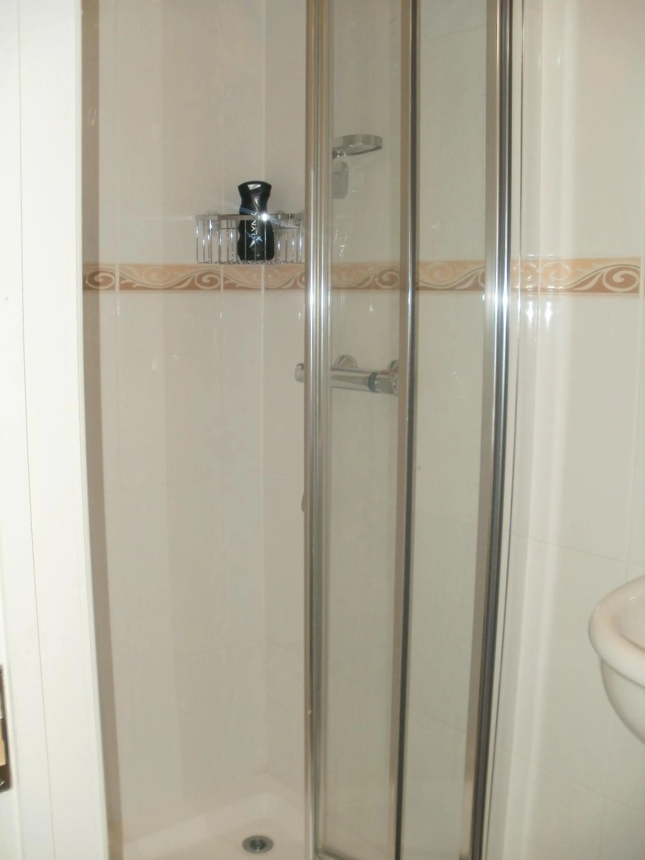 Bathroom in London Heathrow Guesthouse