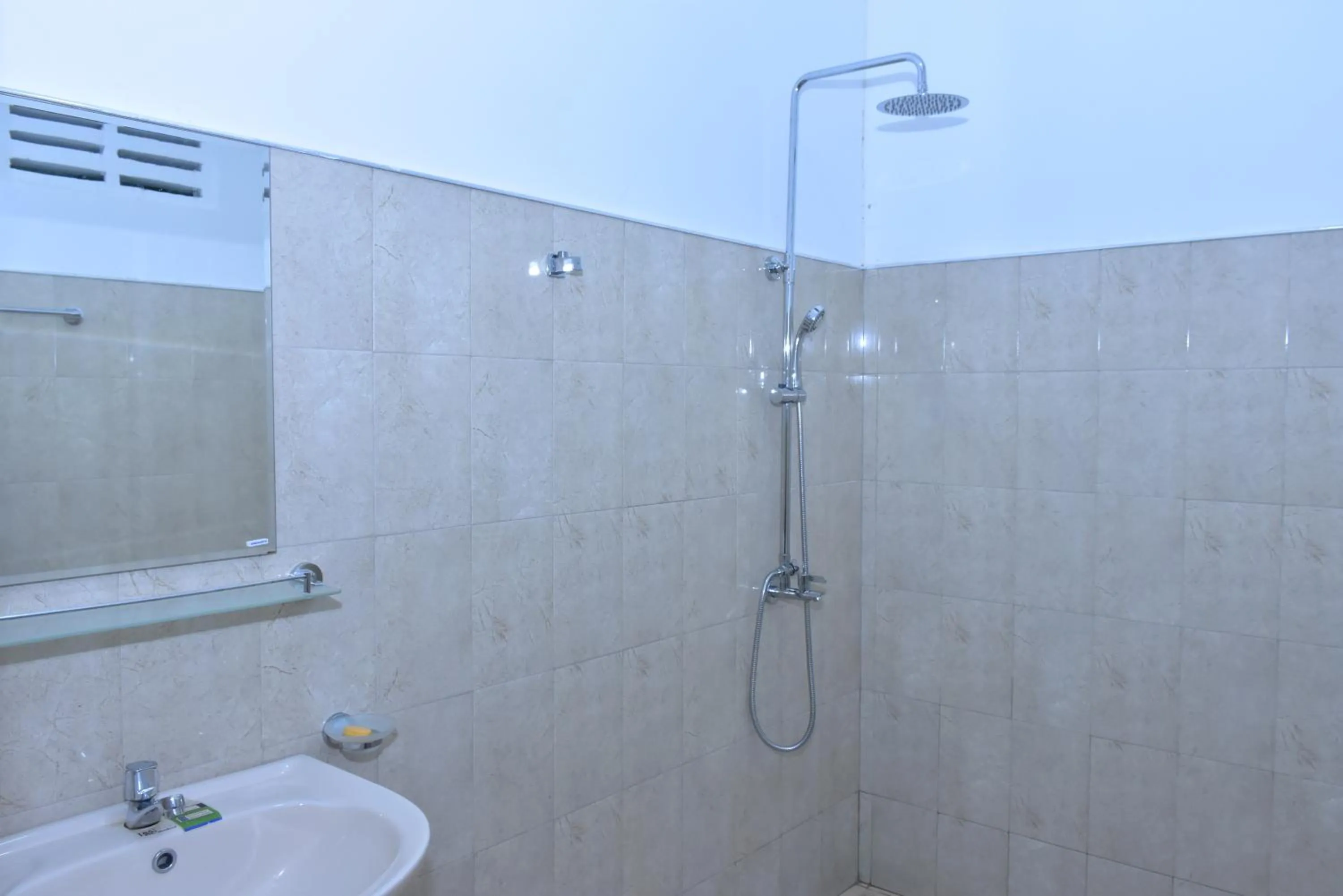 Shower in Little Ele Safari Lodge