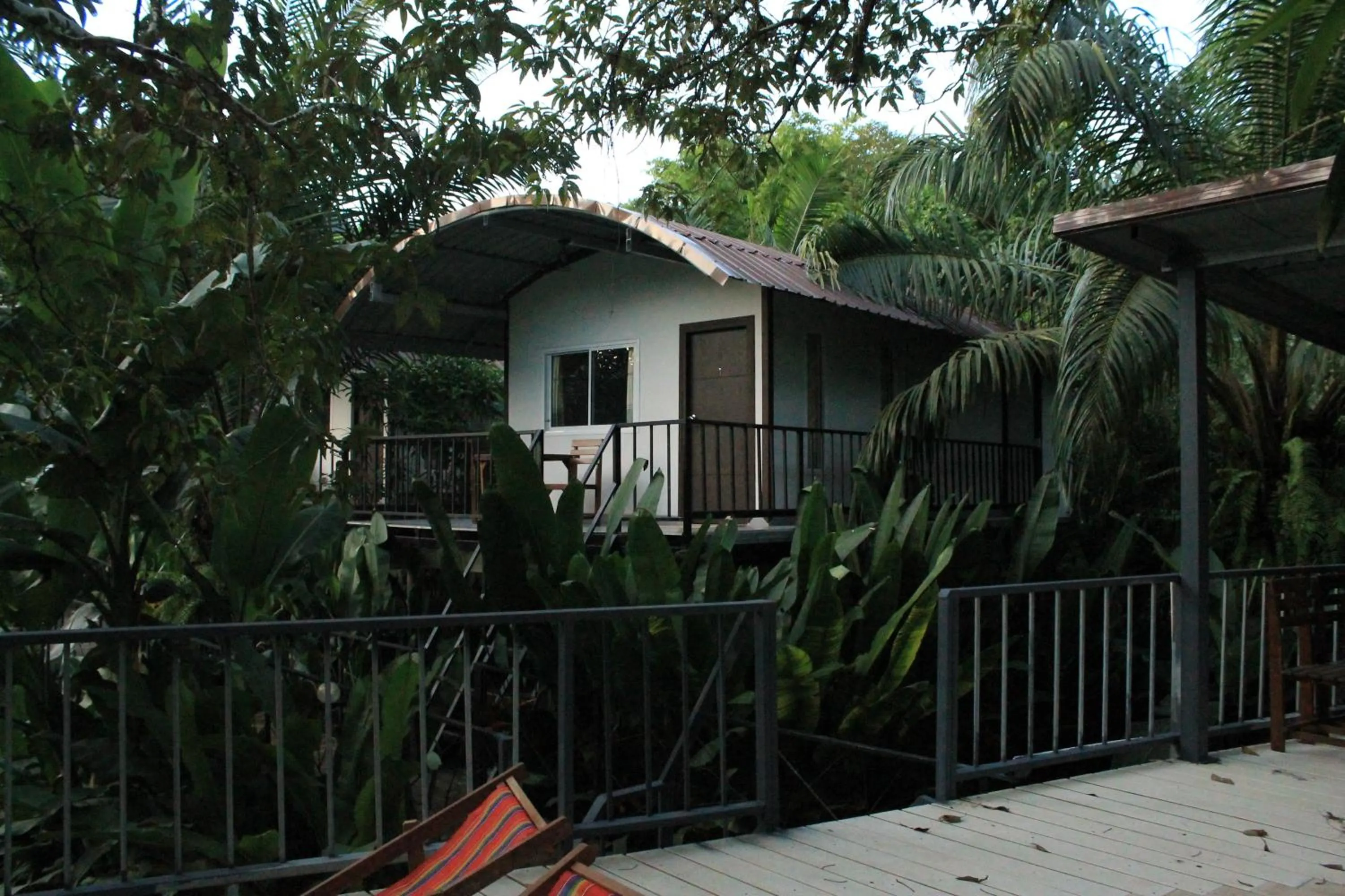 Neighbourhood in Khaosok River Camp