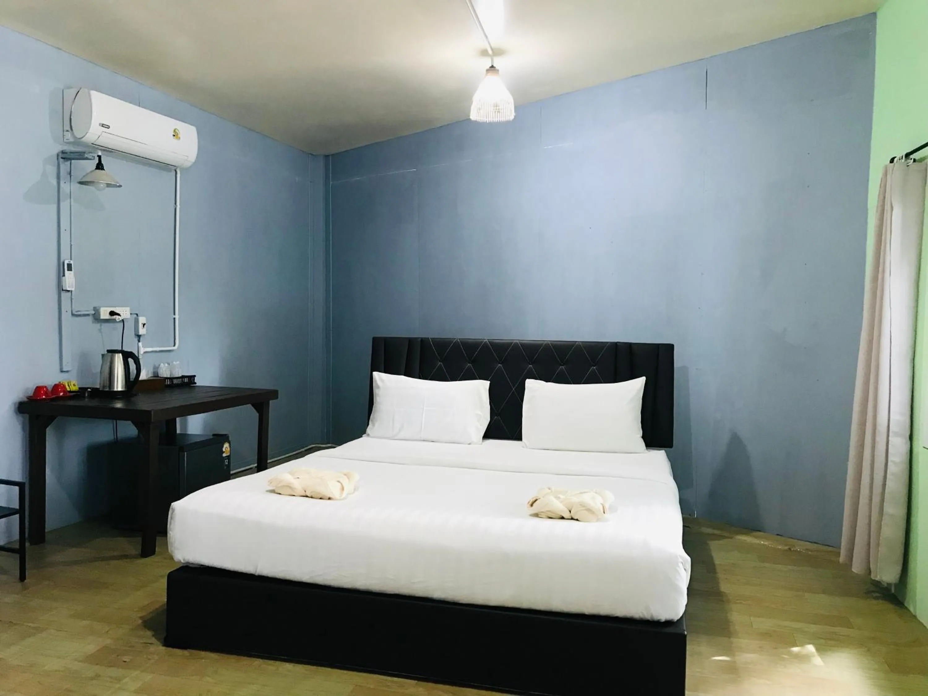 Bed in Khaosok River Camp