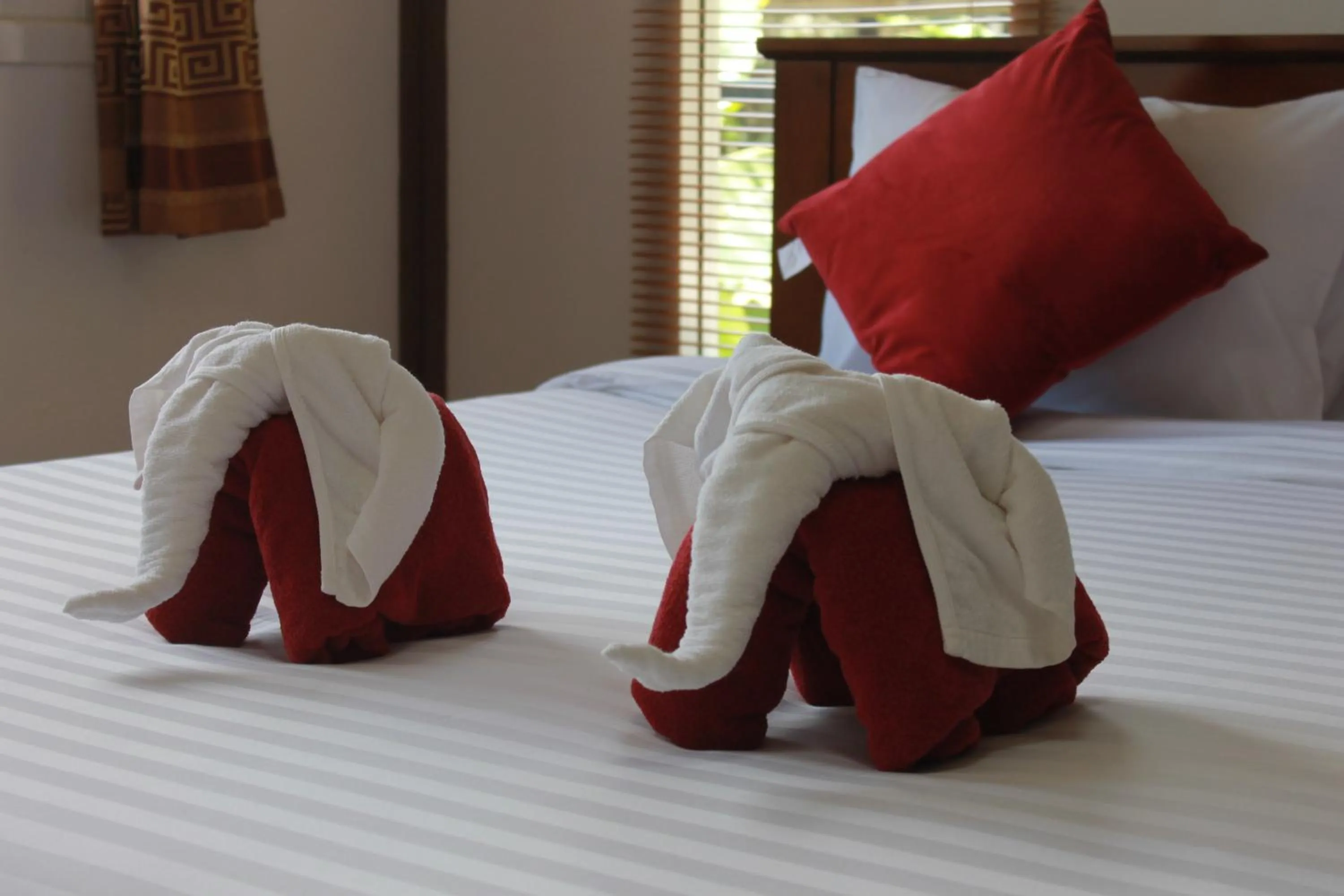 Bed in Khaosok River Camp