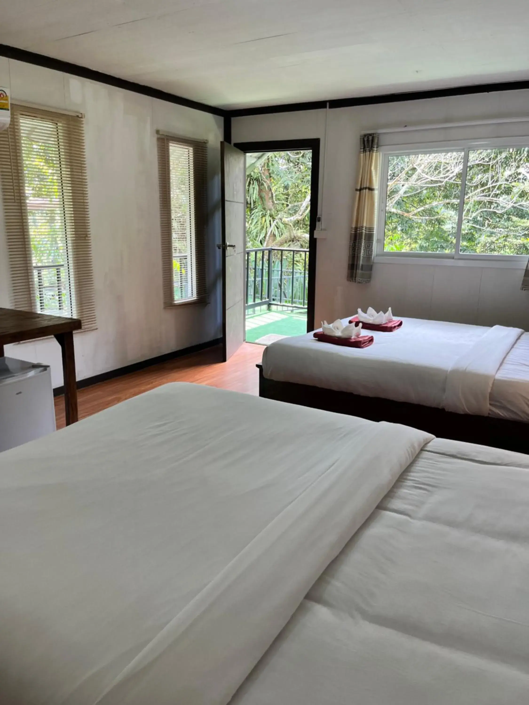 Deluxe Twin Room in Khaosok River Camp Deluxe Twin Room in Khaosok River Camp