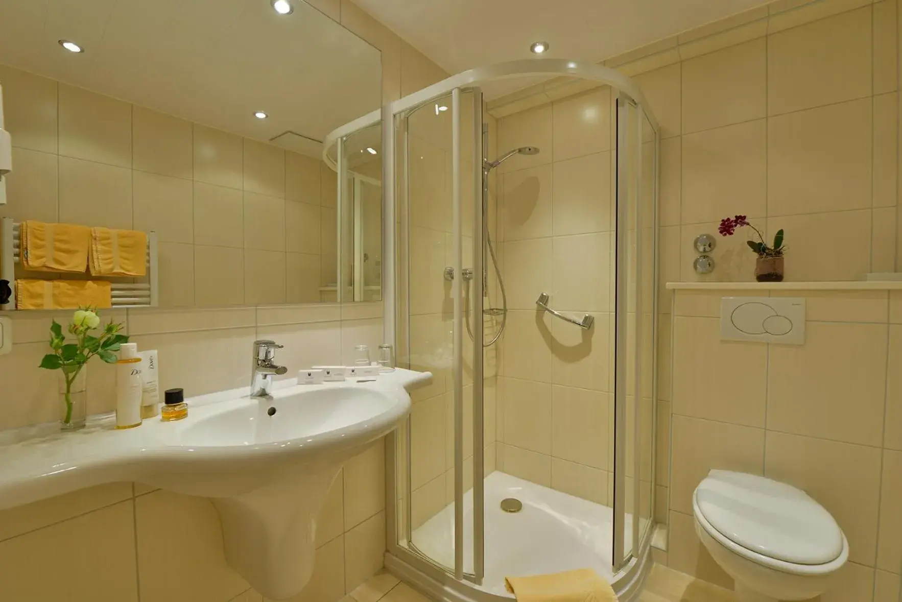 Queen Room in BB Haus Neugebauer Garni Queen Room in BB Haus Neugebauer Garni