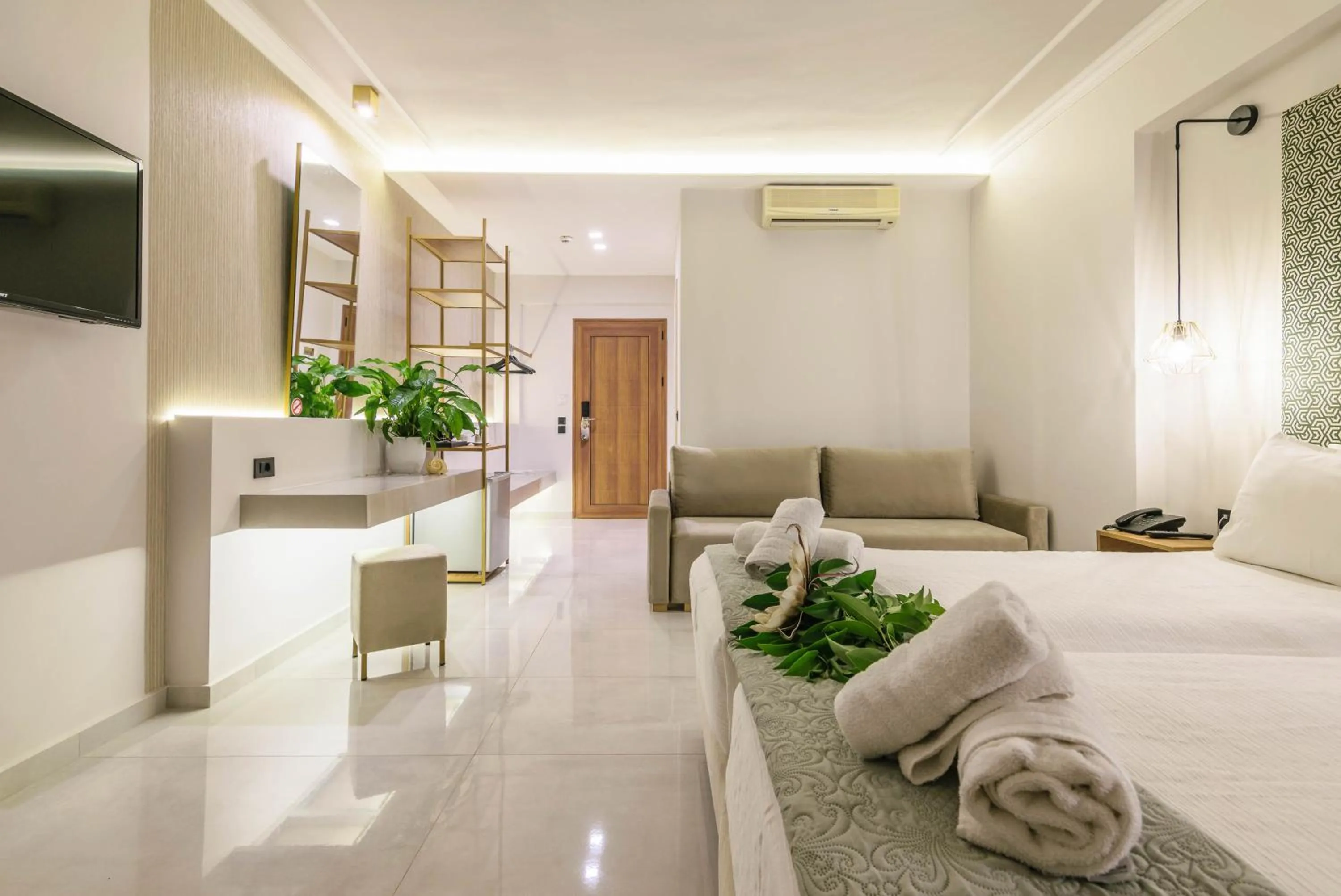 Living room, Bed in Plaza Pallas