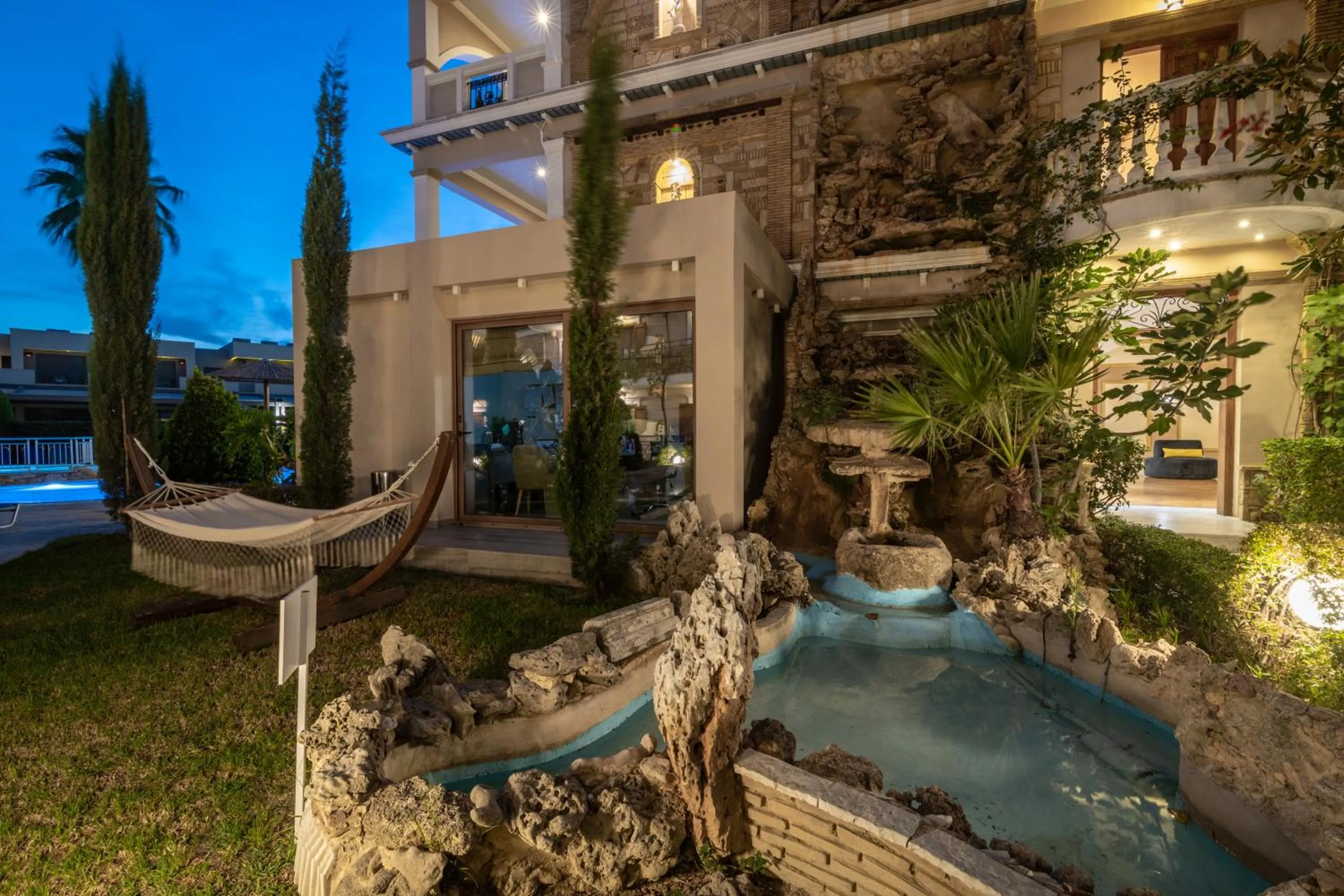 Property building in Plaza Pallas