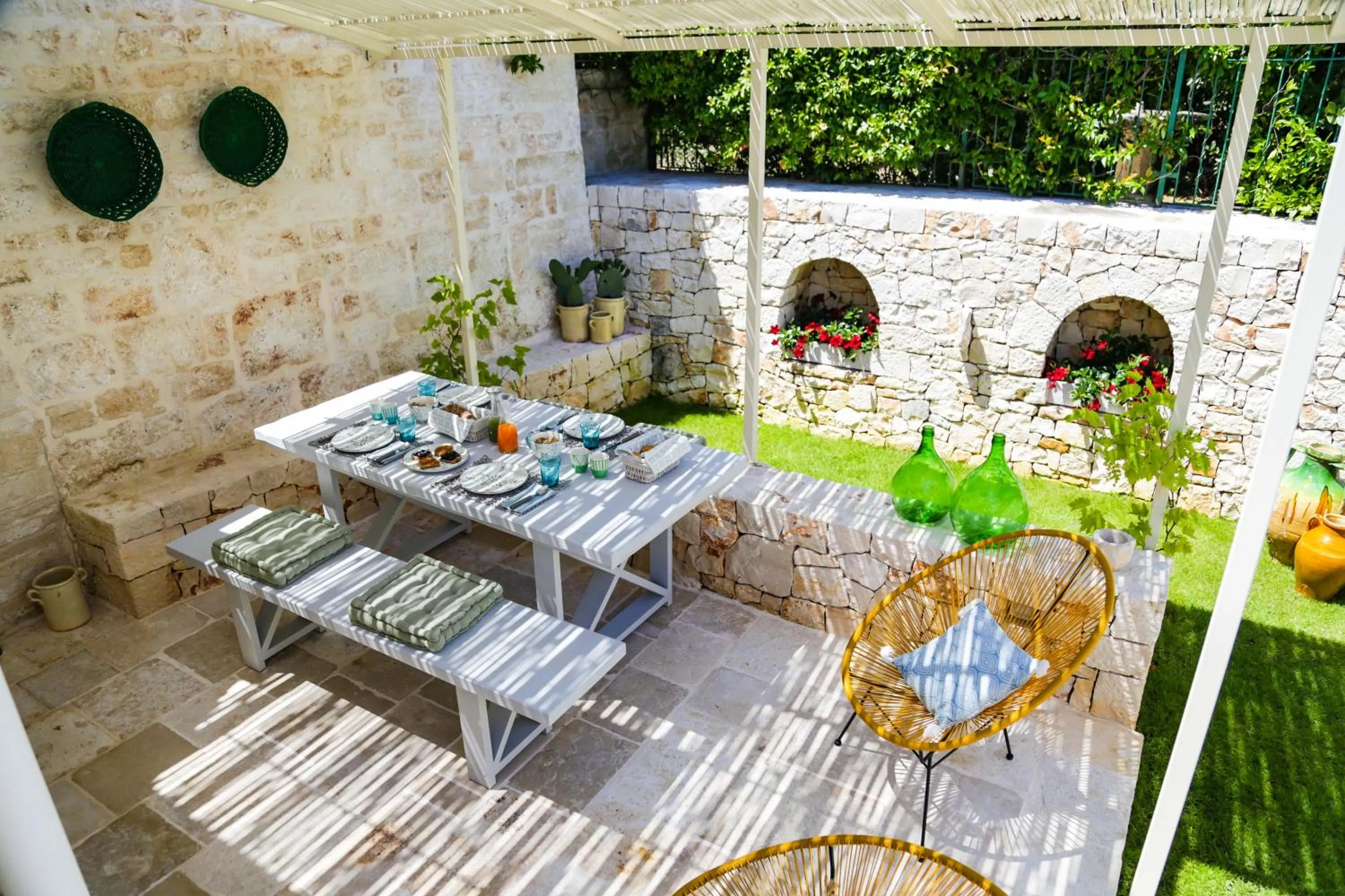 Patio in Hermanas Relais - trulli luxury