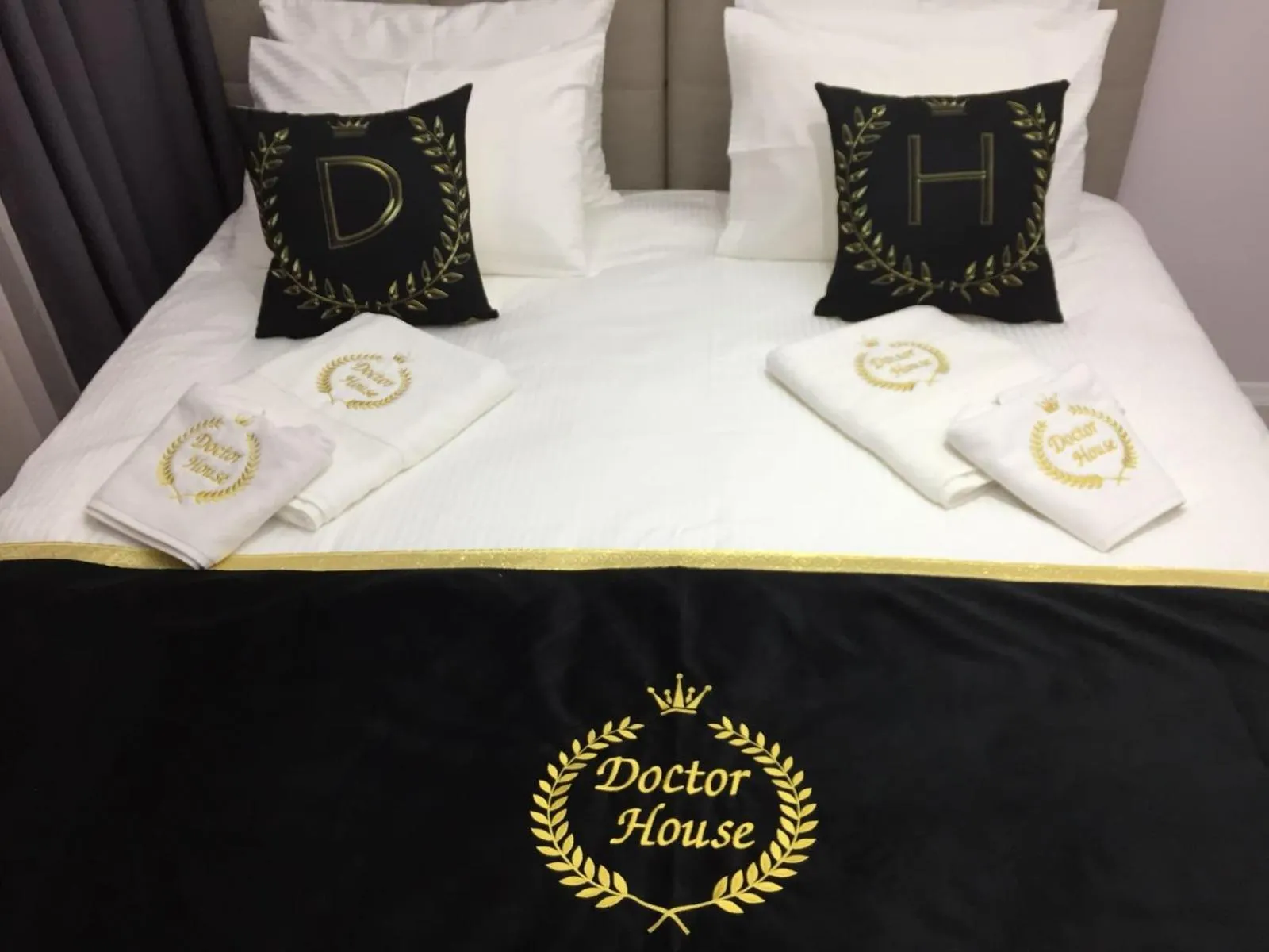 Bed in Doctor House Hotel