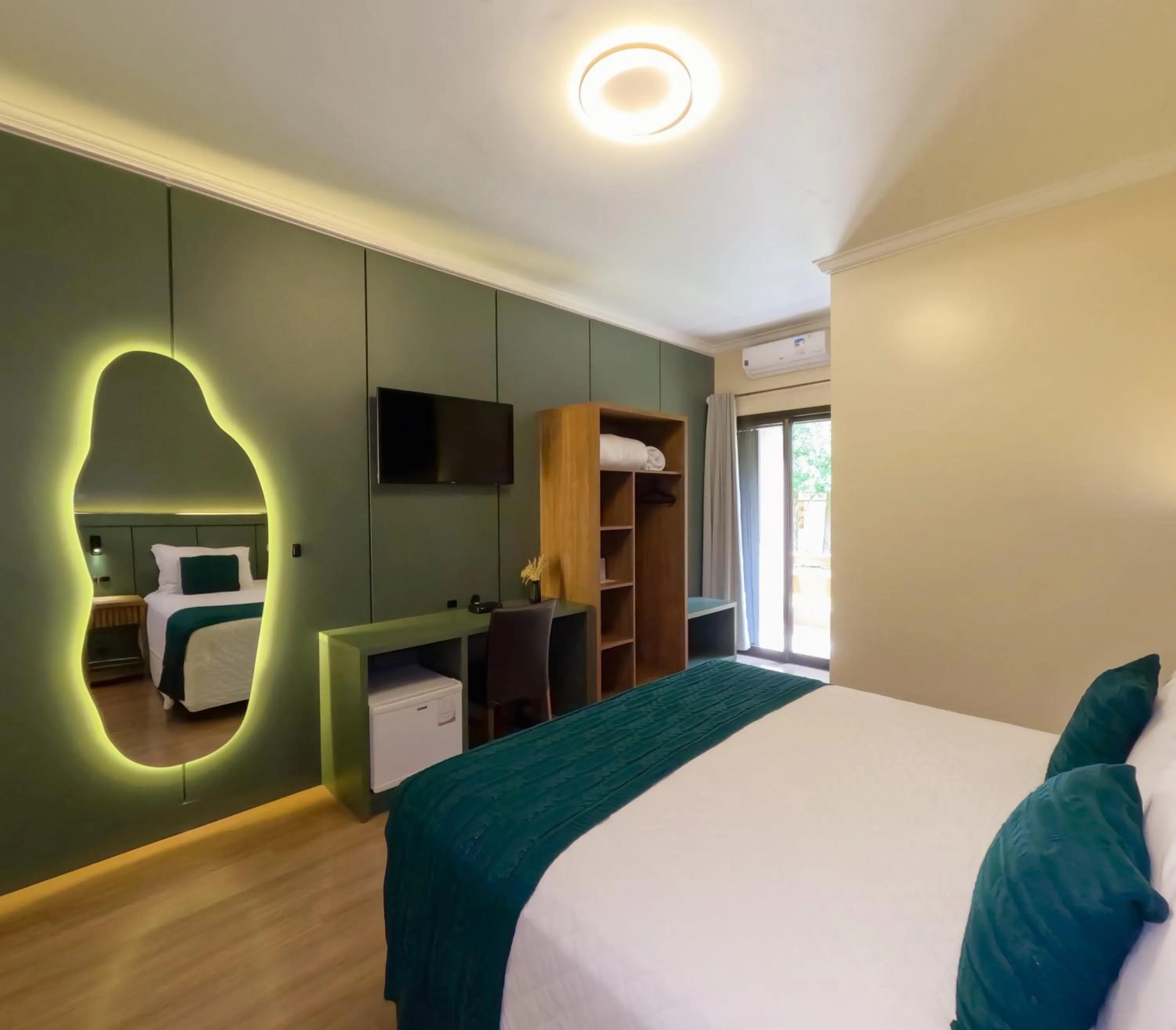 View (from property/room), Bed in Hotel Kaster