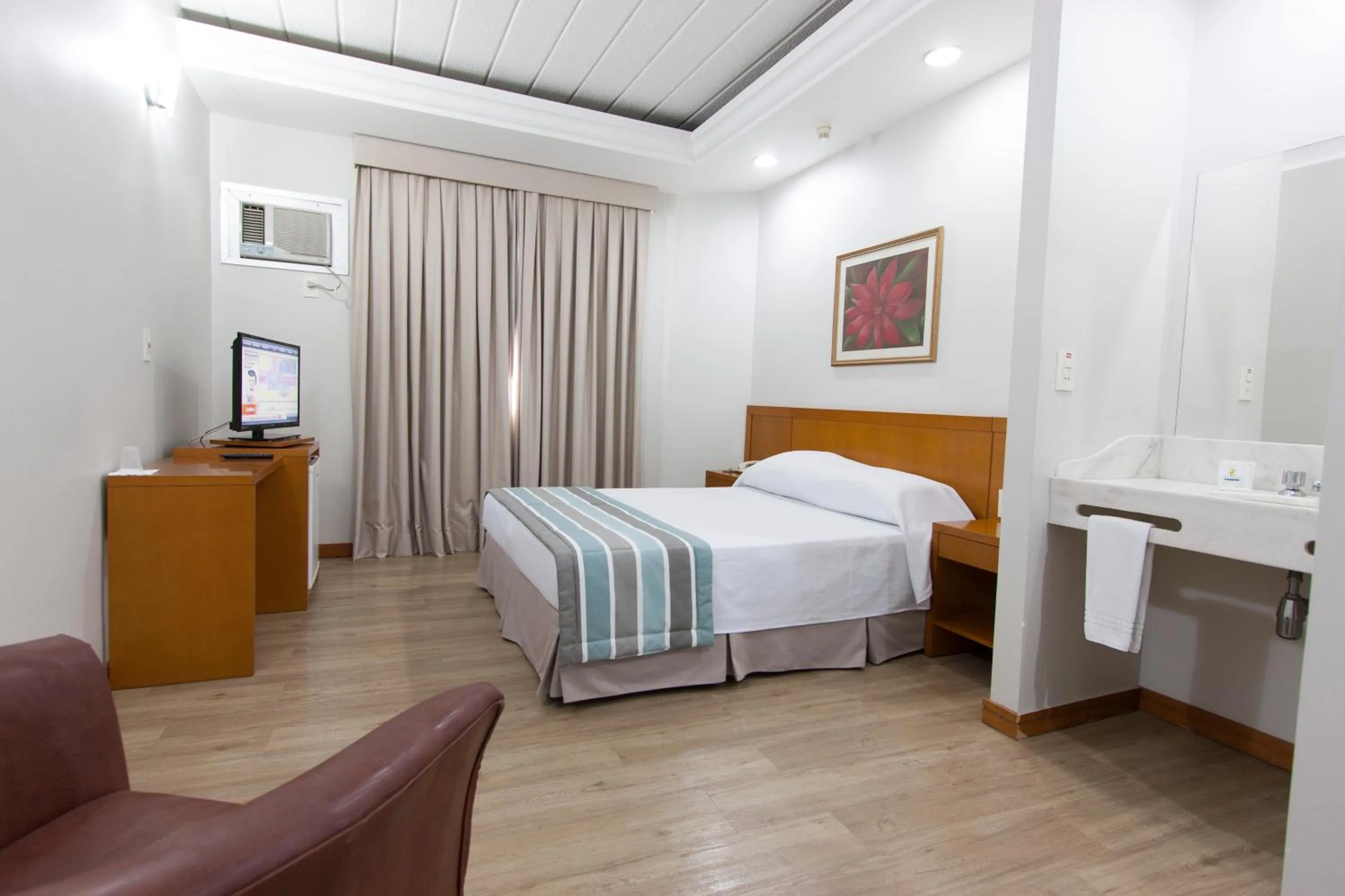 TV and multimedia, Bed in Di Giulio Hotel