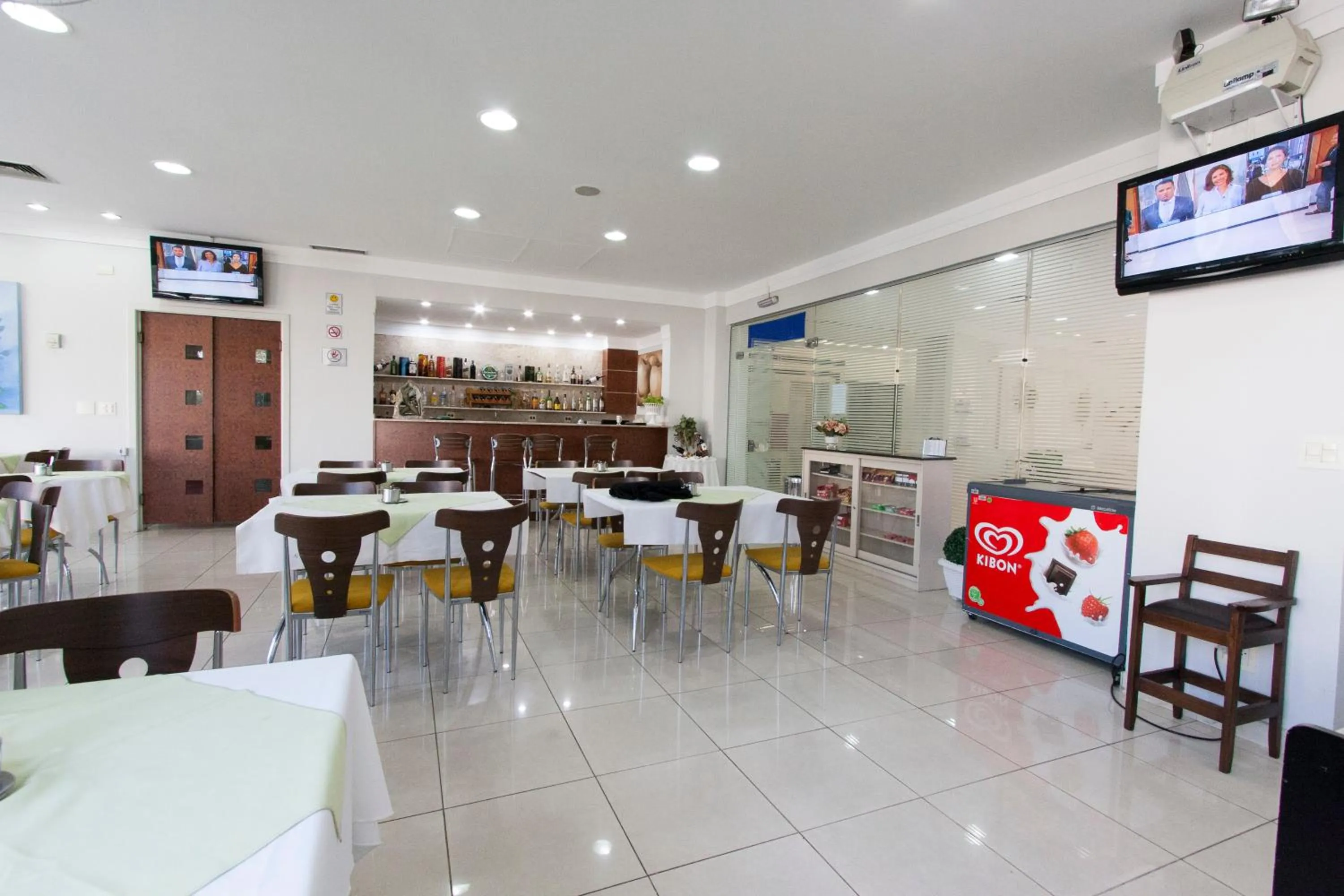 Restaurant/places to eat in Di Giulio Hotel