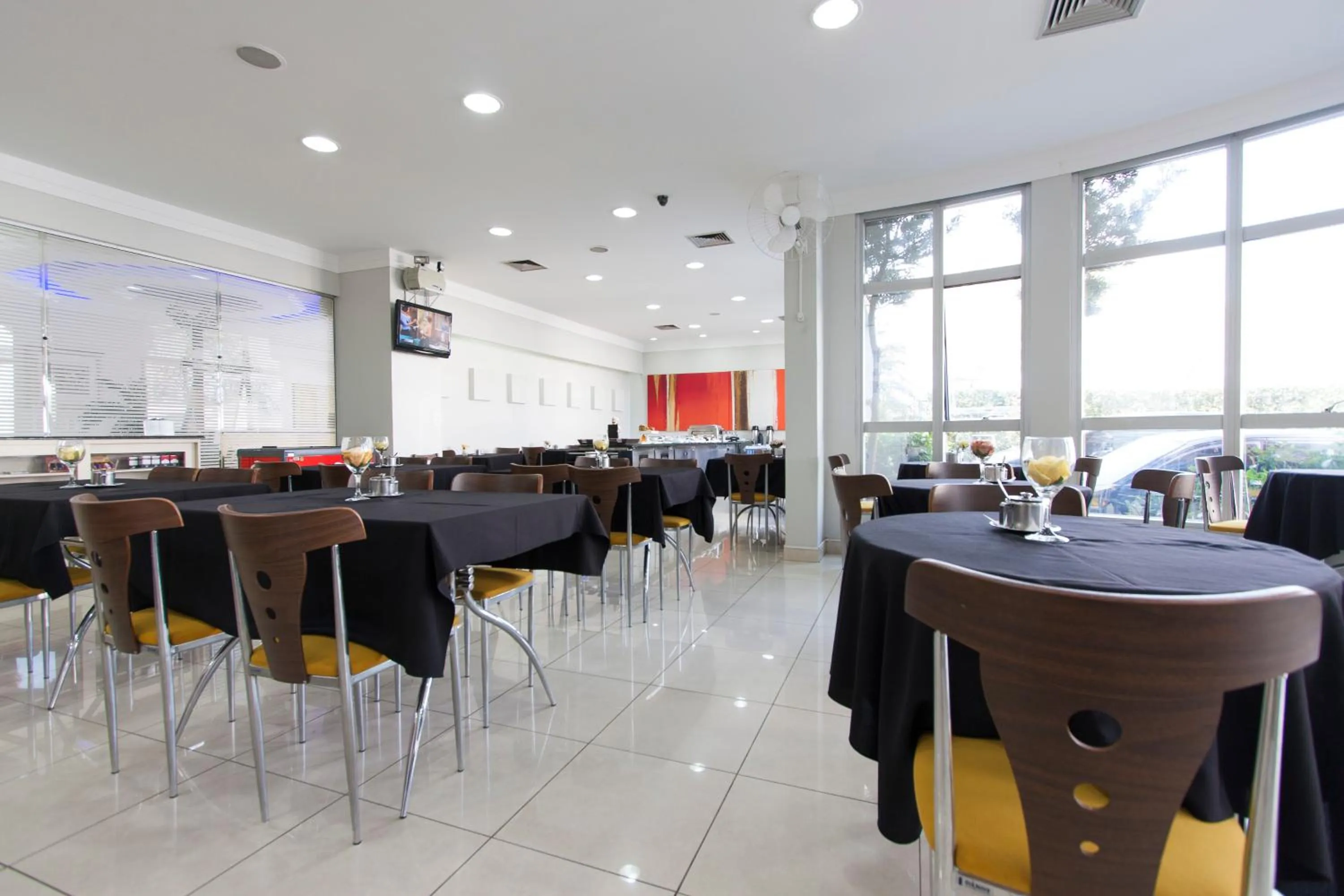 Restaurant/places to eat in Di Giulio Hotel