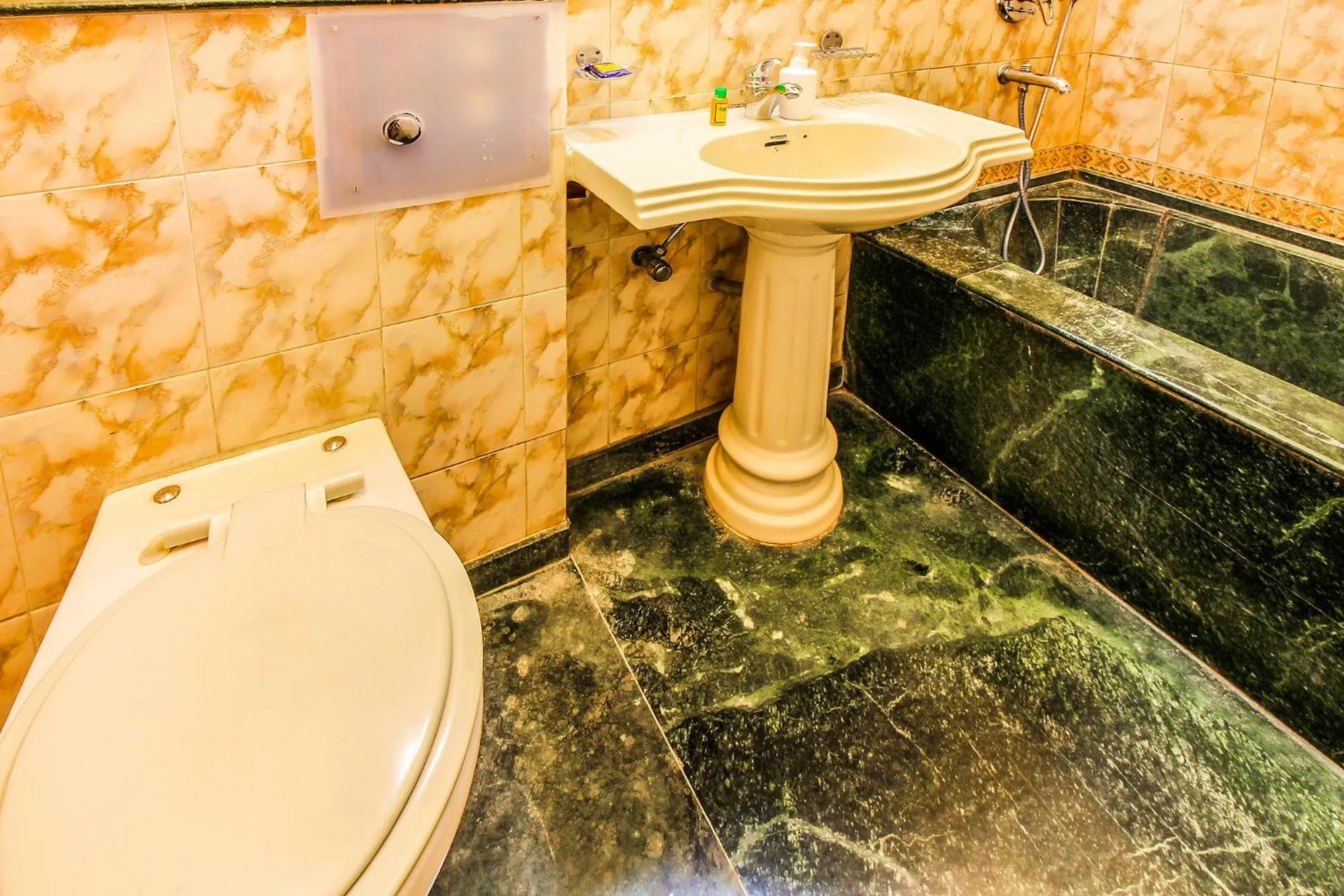 Bathroom in FabHotel Sahar Garden - Nr Mumbai International Airport