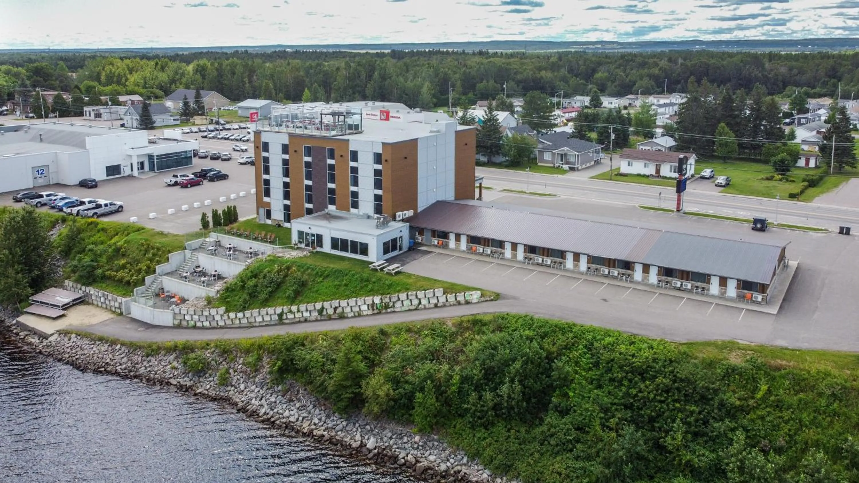 Property building in Hotel De La Borealie