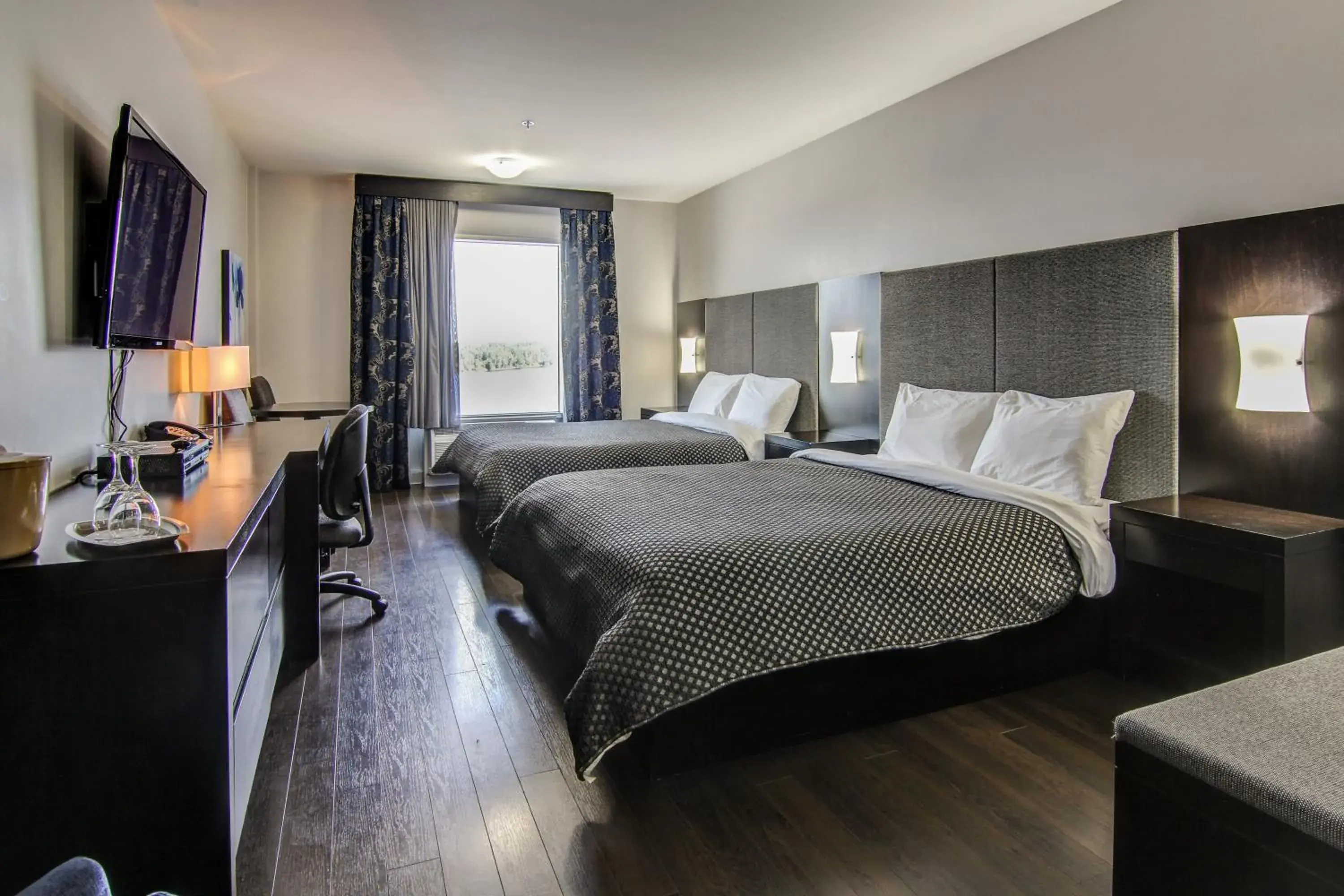 Queen Room with Two Queen Beds with River View in Hotel De La Borealie Queen Room with Two Queen Beds with River View in Hotel De La Borealie