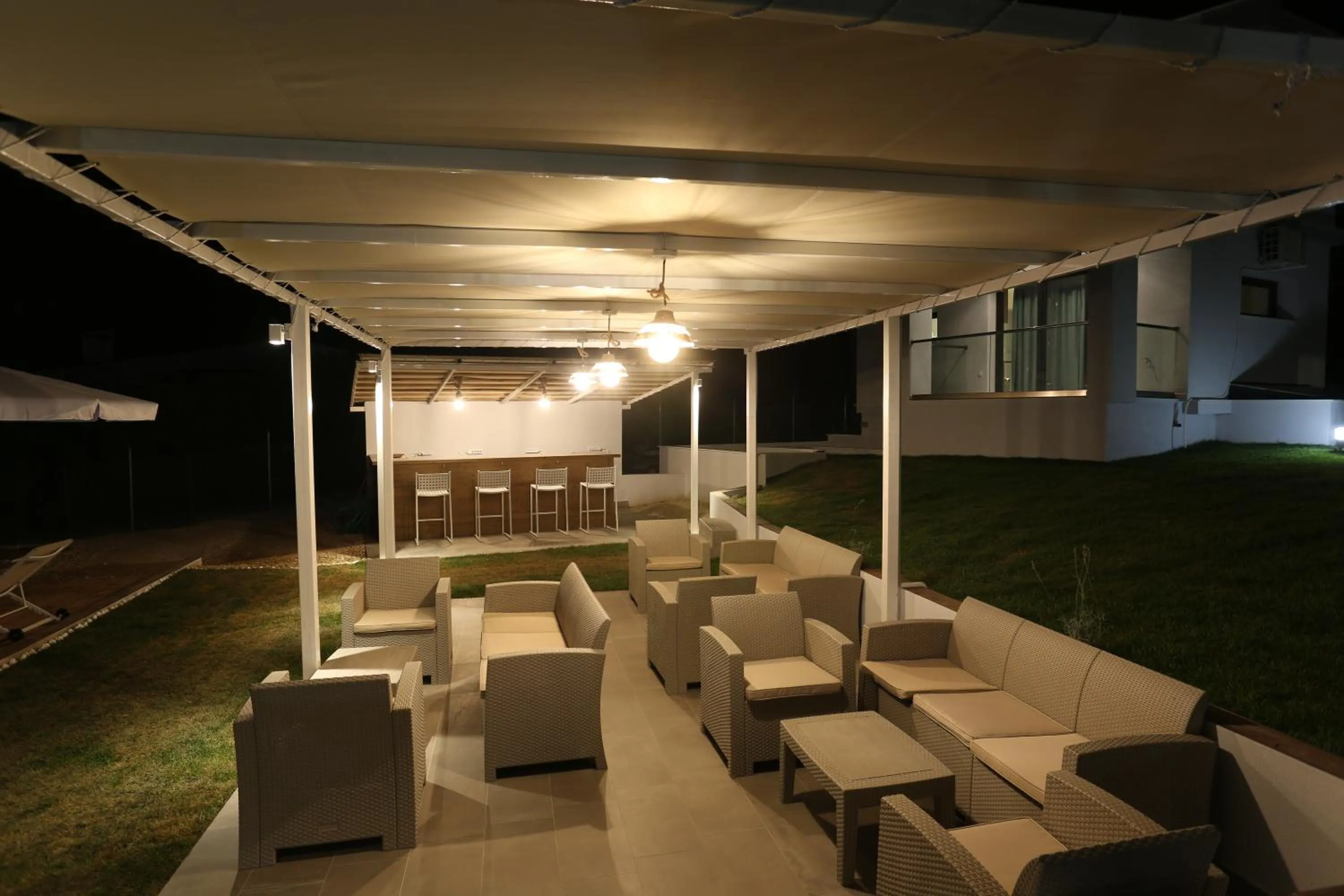 Seating area in Blue Avenue