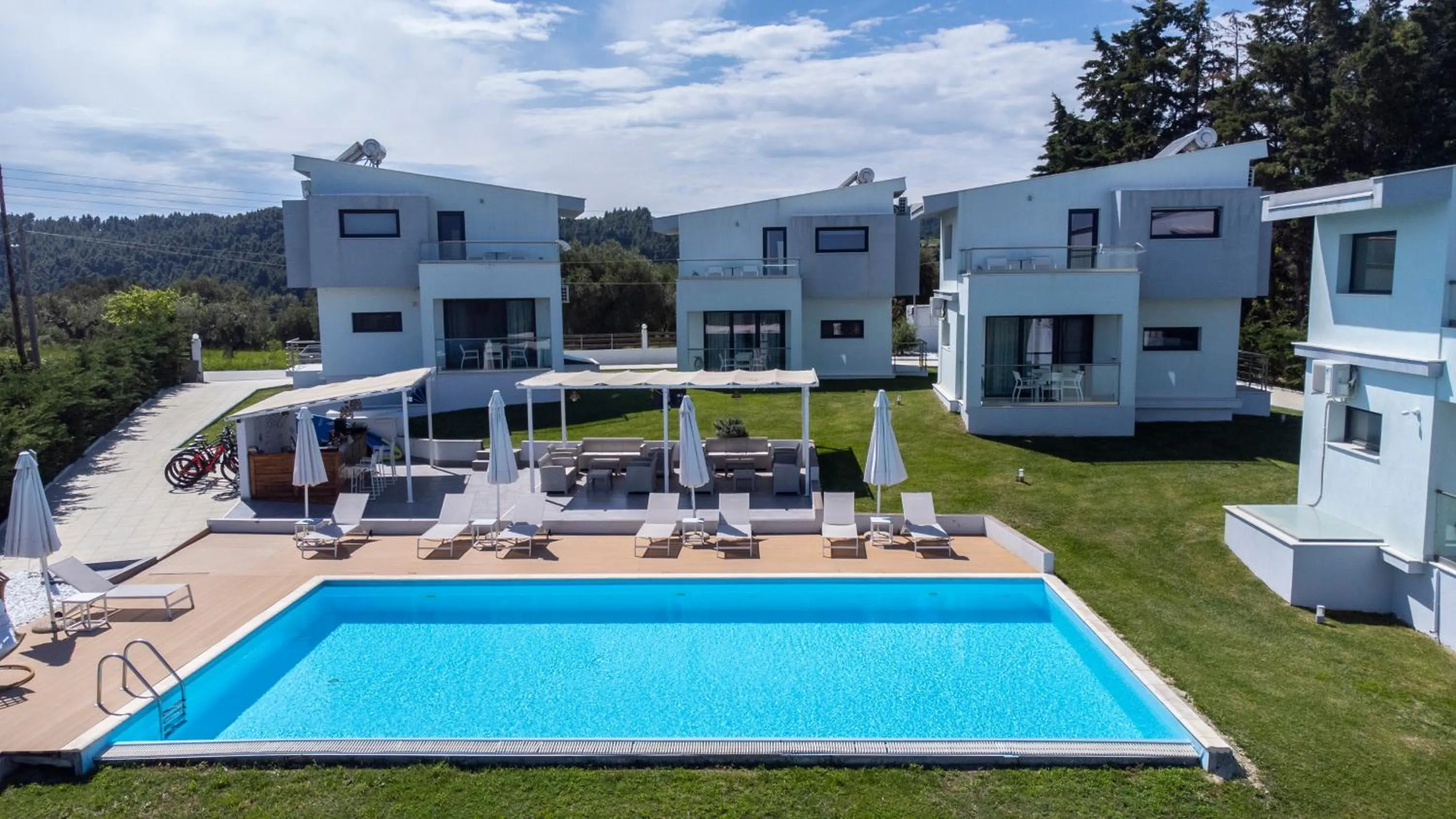 Swimming pool in Blue Avenue