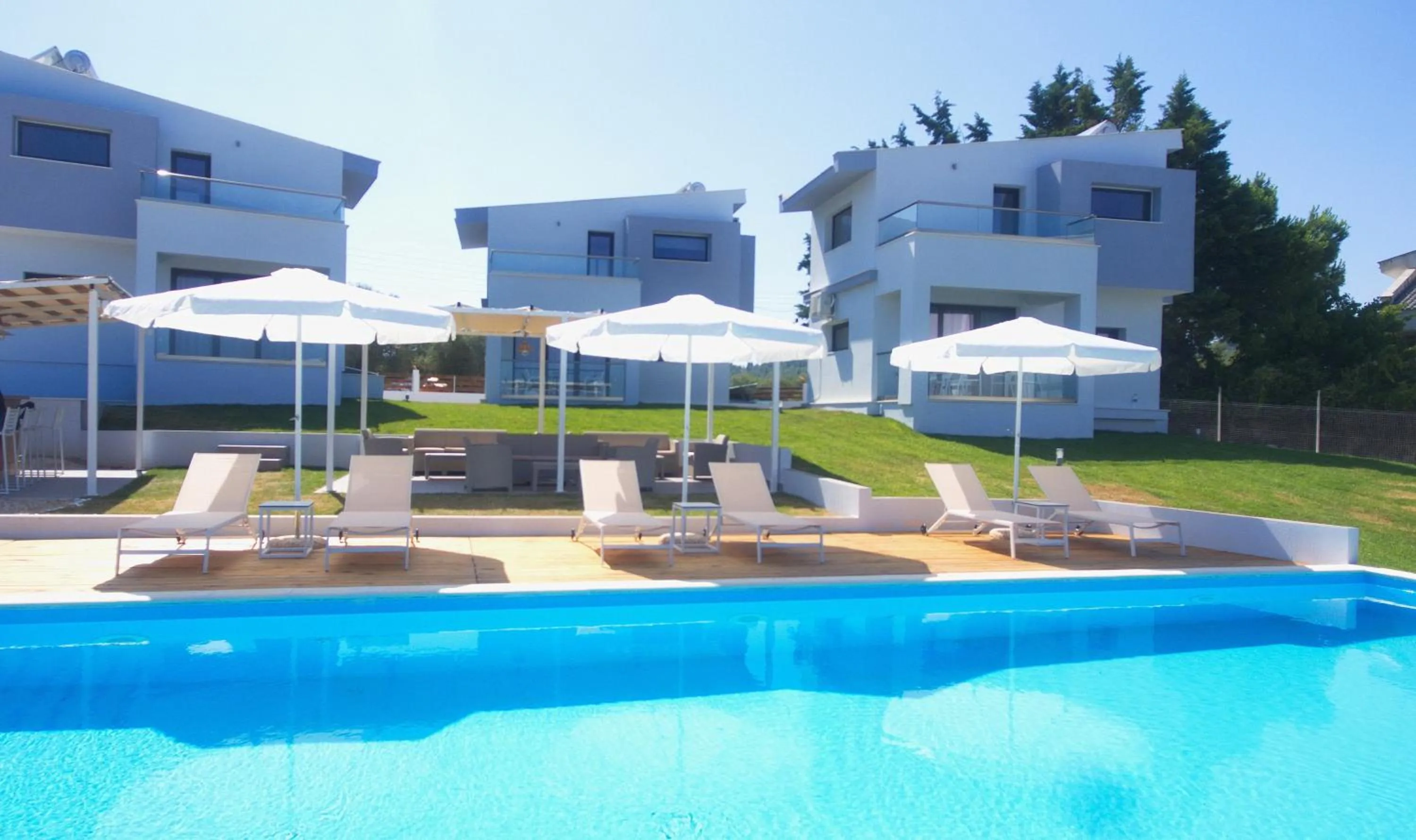 Swimming pool in Blue Avenue