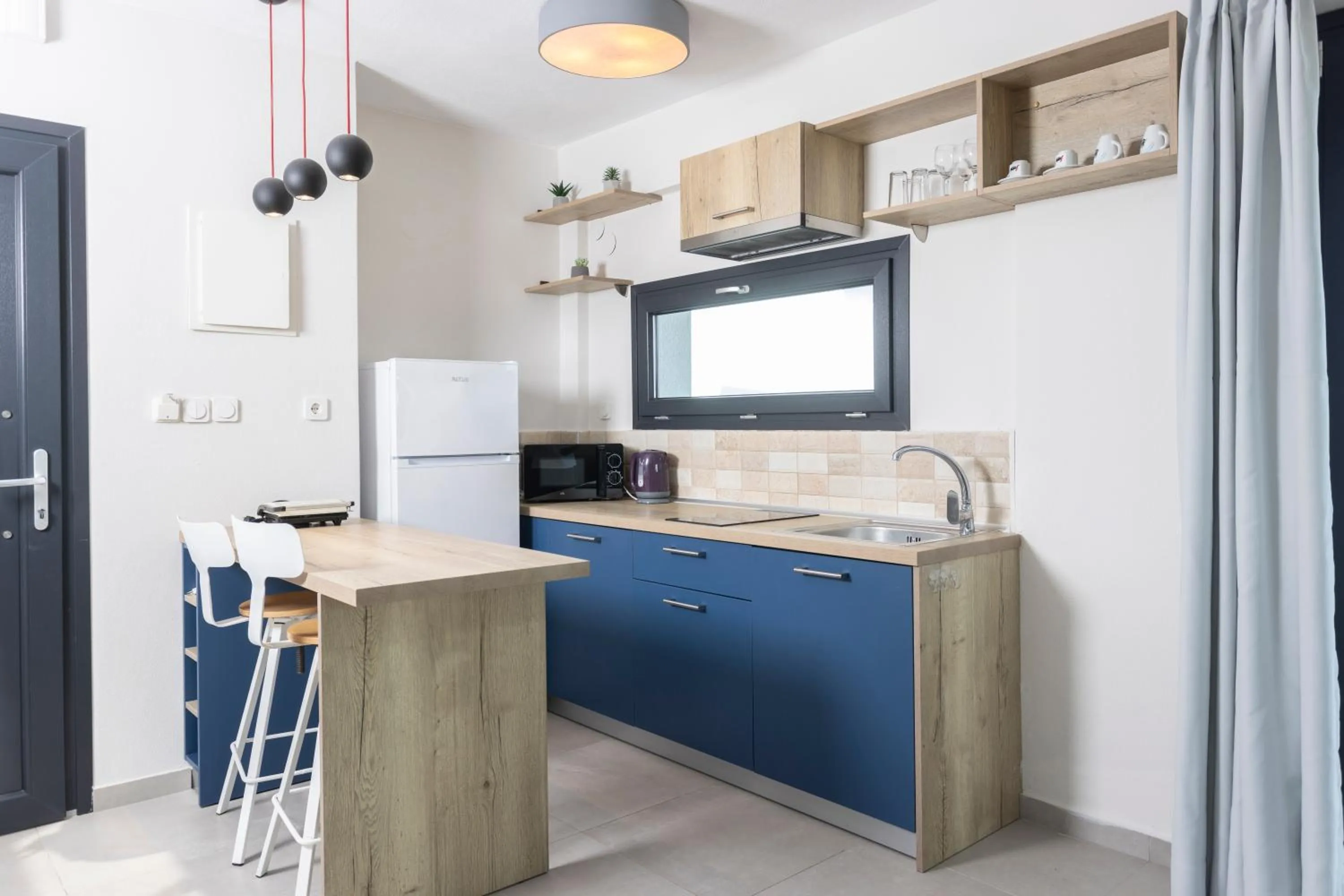 Kitchen or kitchenette in Blue Avenue