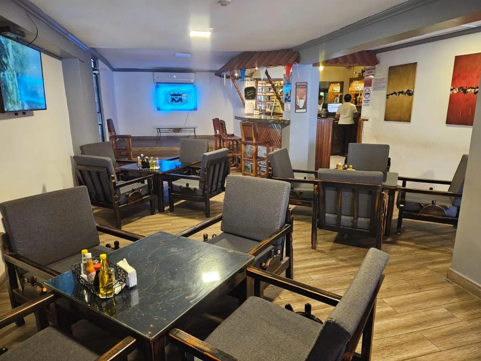 Lounge or bar in Hotel Montreal