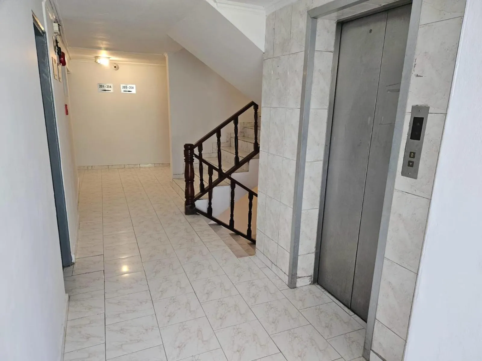 elevator in Hotel Montreal