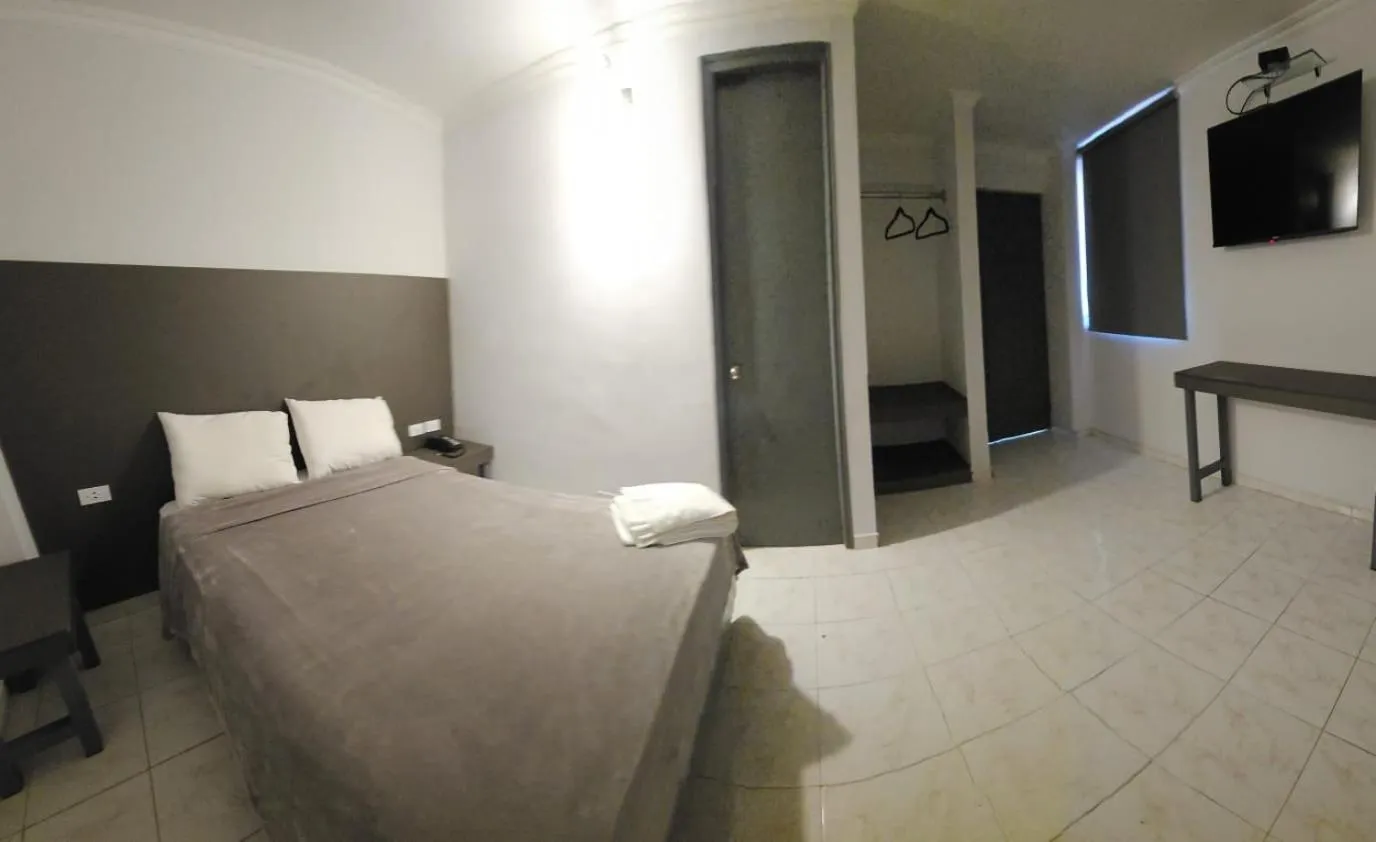 Bed in Hotel Montreal