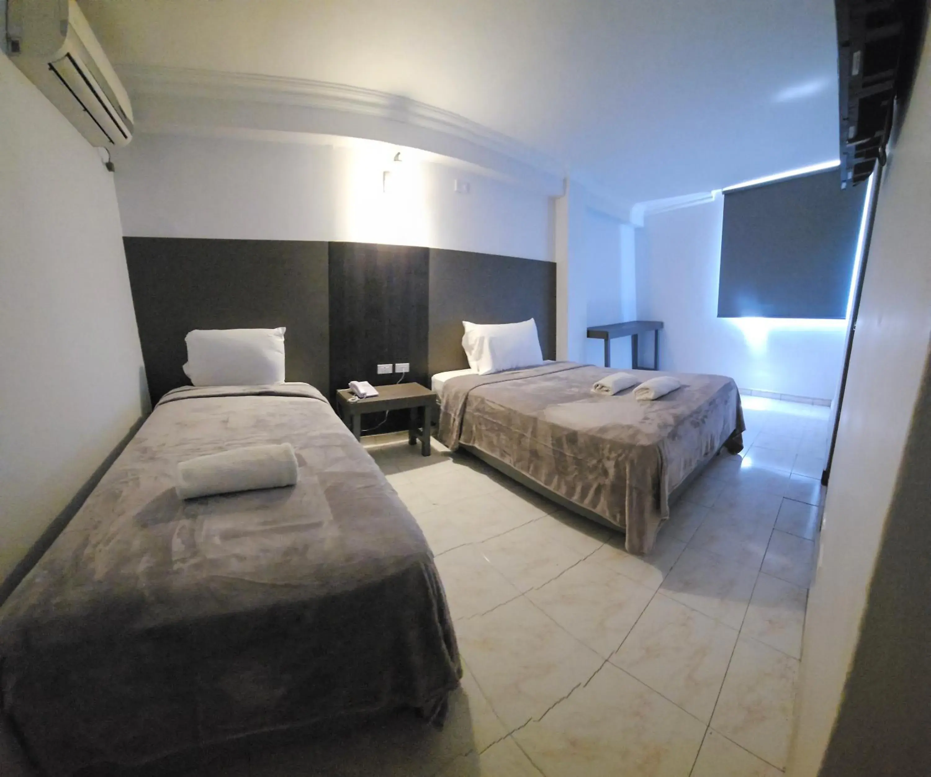 Bed in Hotel Montreal Bed in Hotel Montreal