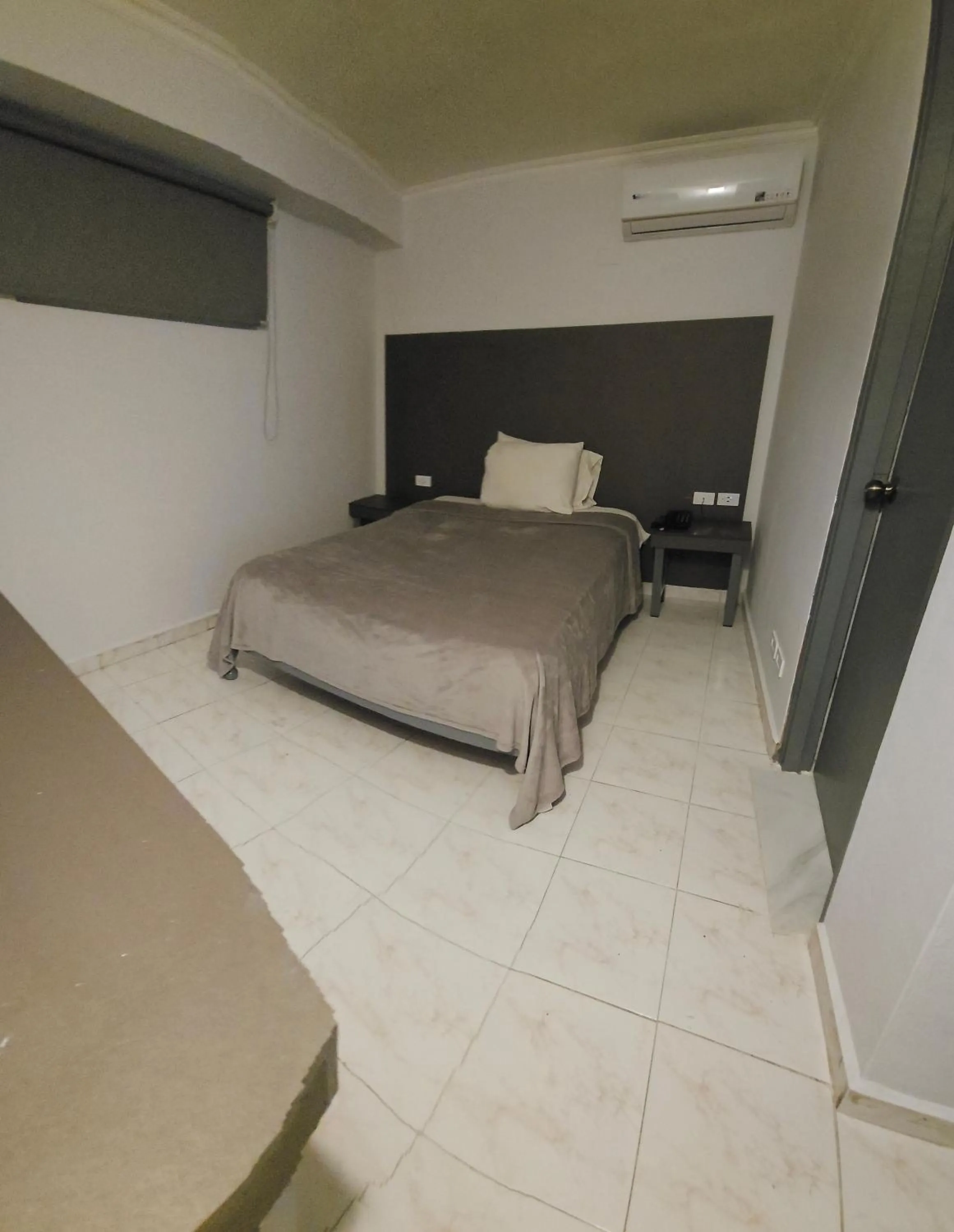 Bed in Hotel Montreal