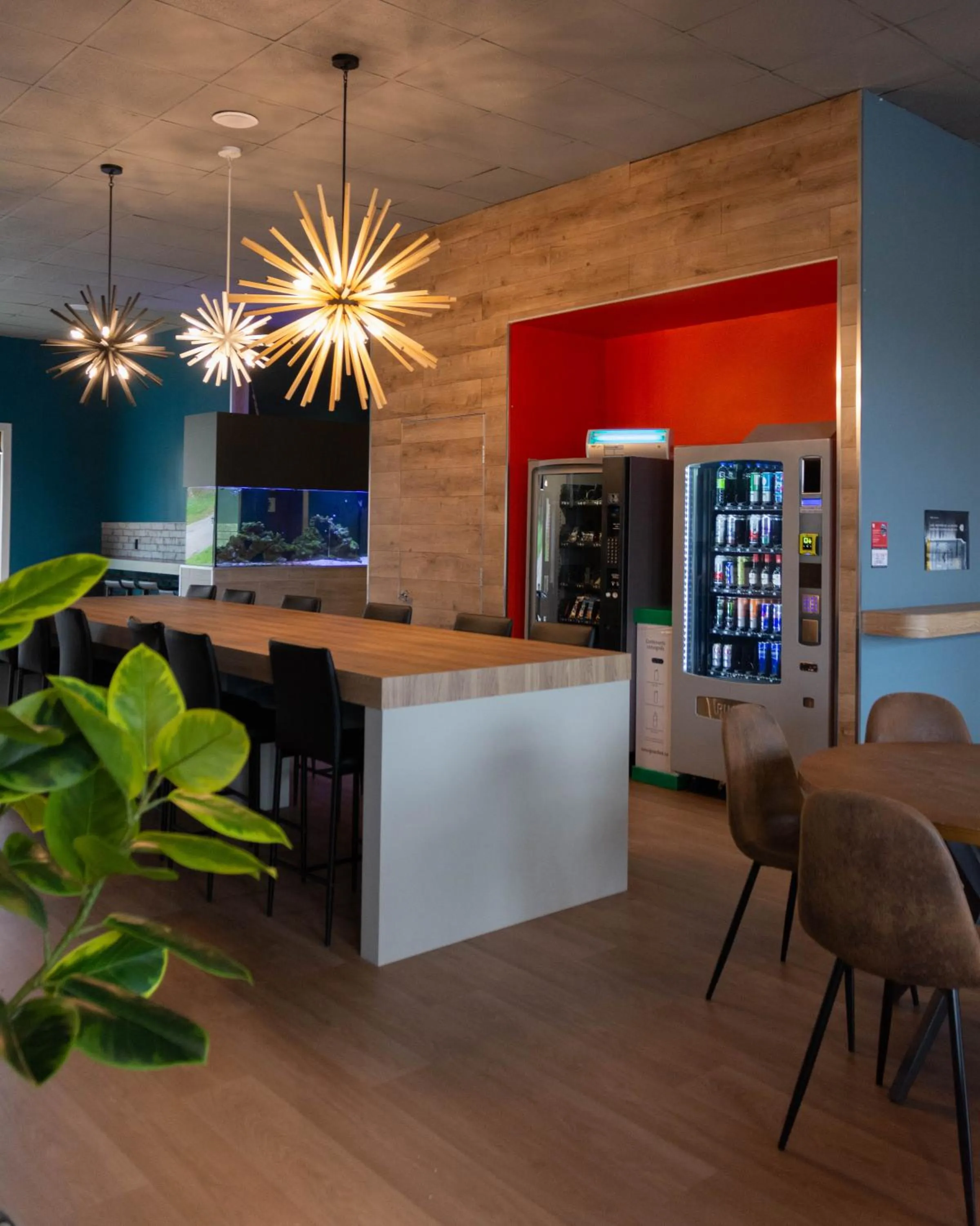 Communal lounge/ TV room in Travelodge by Wyndham Roberval