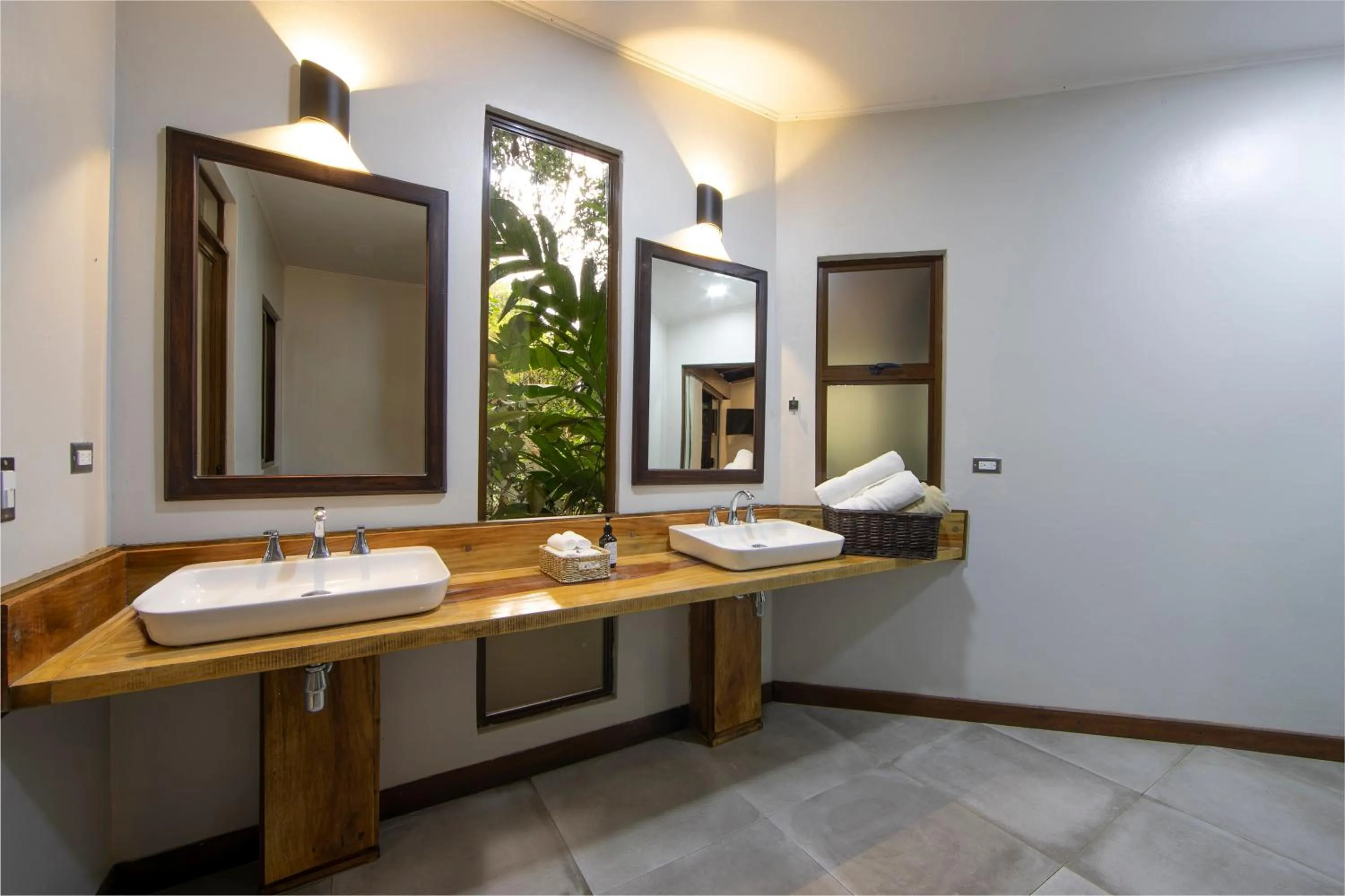 Bathroom in Chachagua Rainforest Hotel & Hot Springs