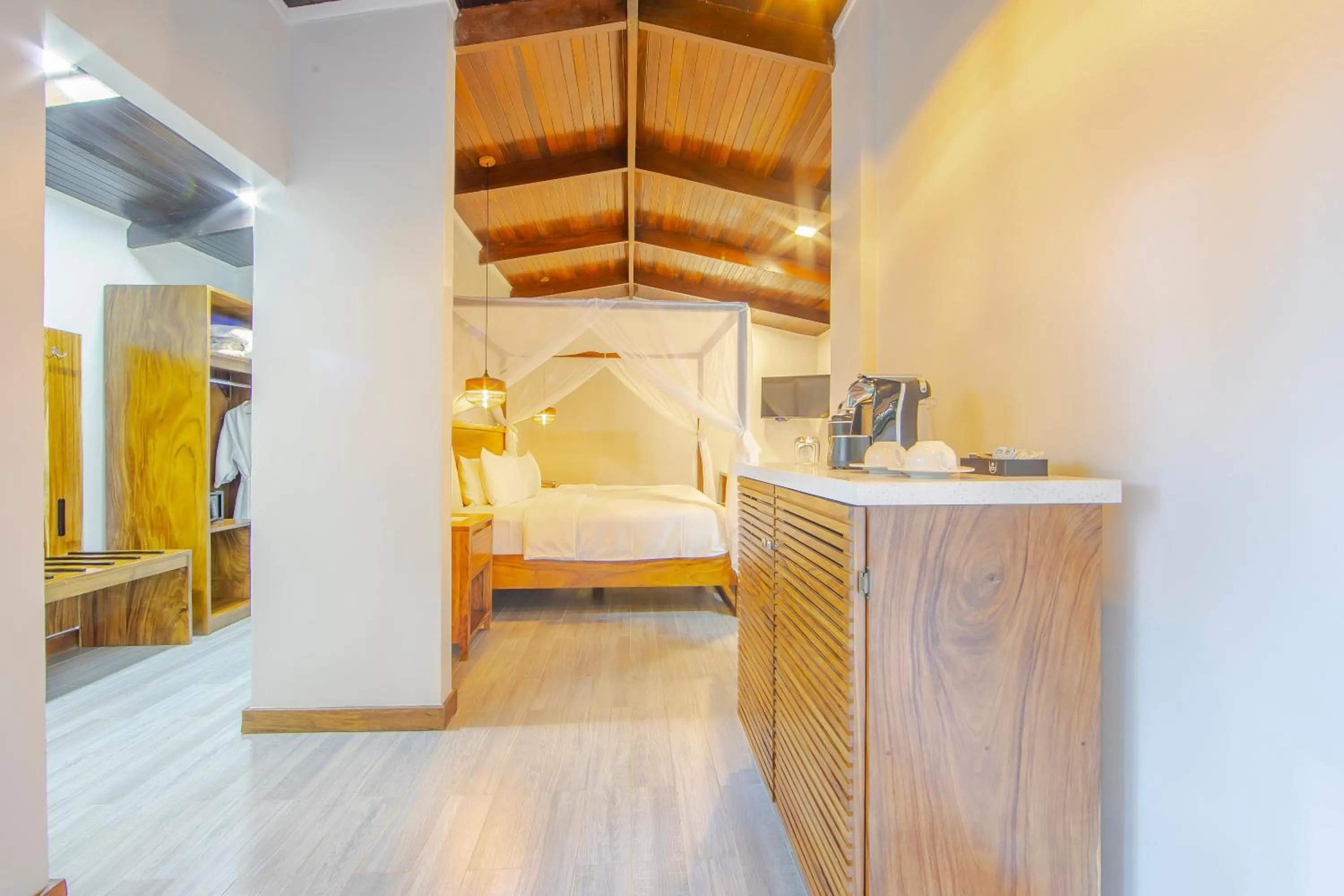 Bed in Chachagua Rainforest Hotel & Hot Springs