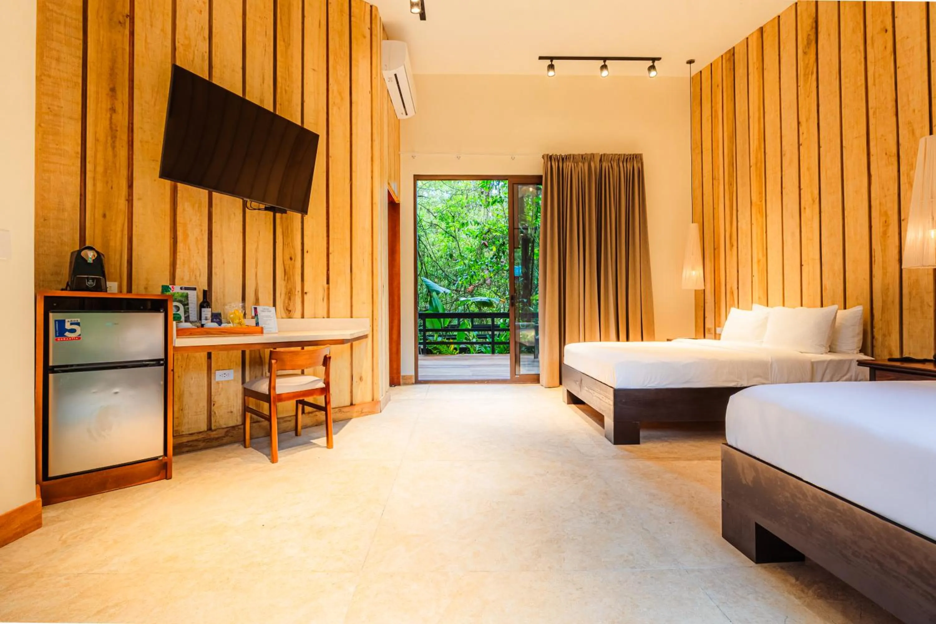 Bed in Chachagua Rainforest Hotel & Hot Springs