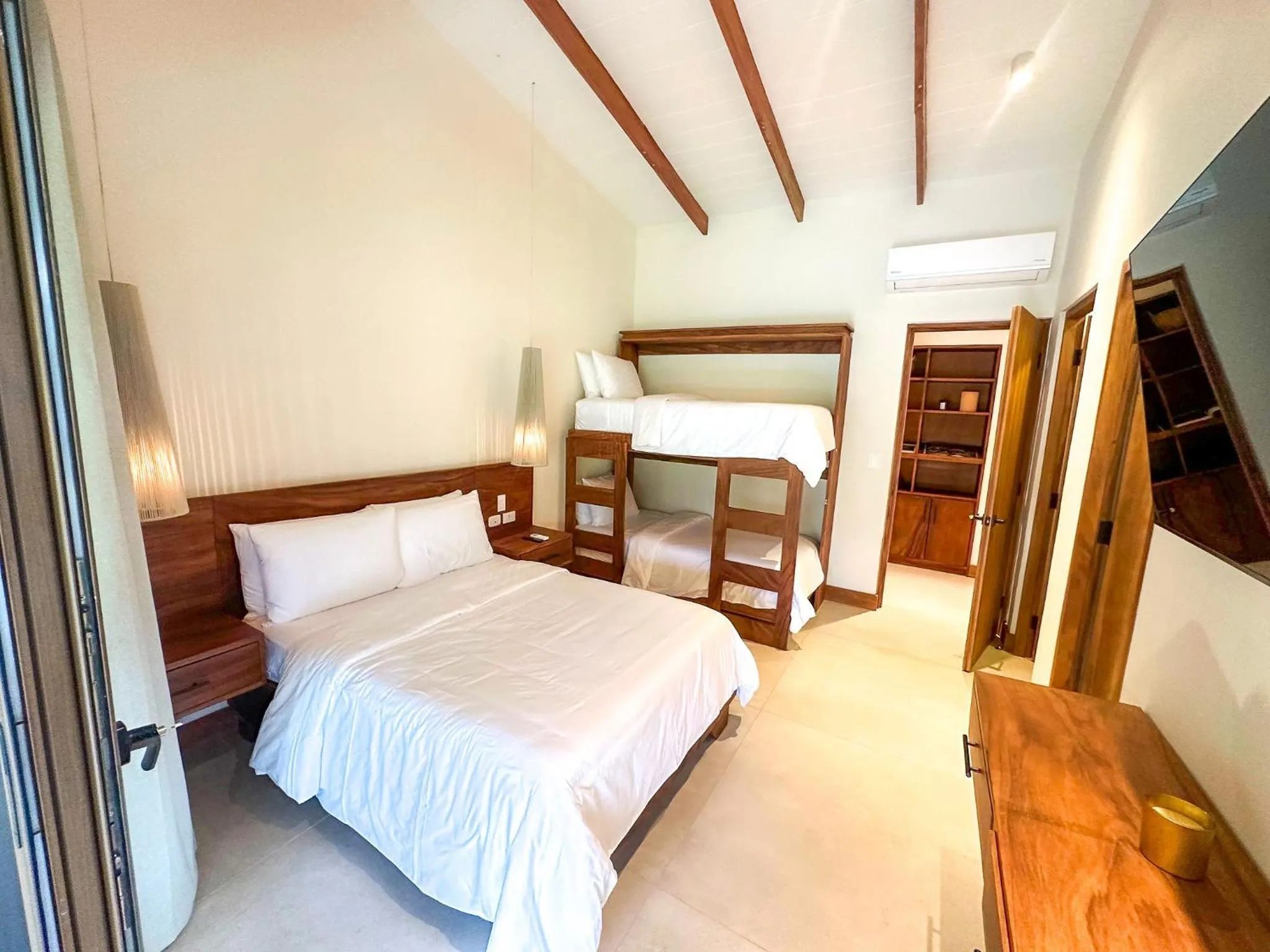 Bed in Chachagua Rainforest Hotel & Hot Springs