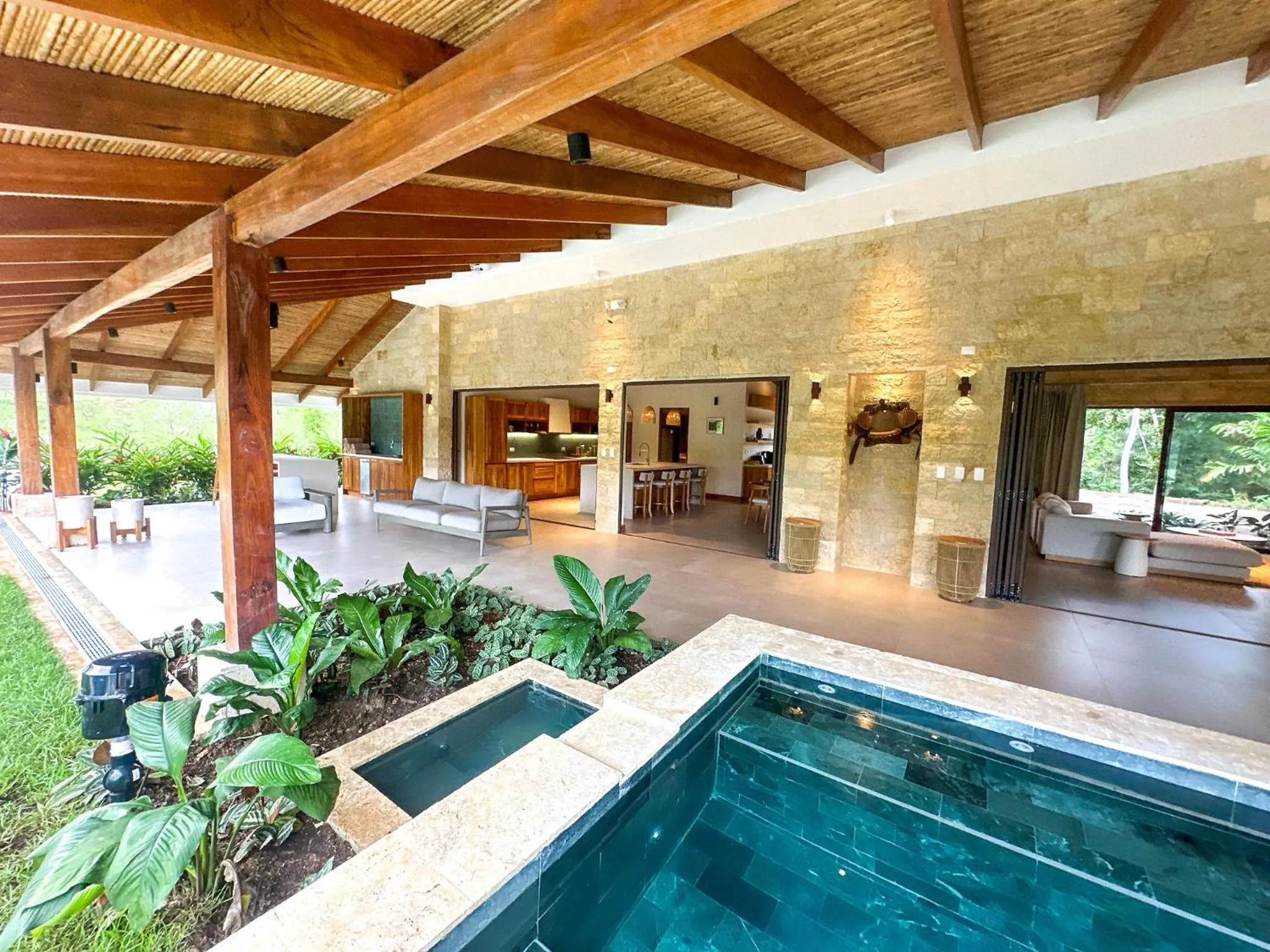 Hot Tub in Chachagua Rainforest Hotel & Hot Springs